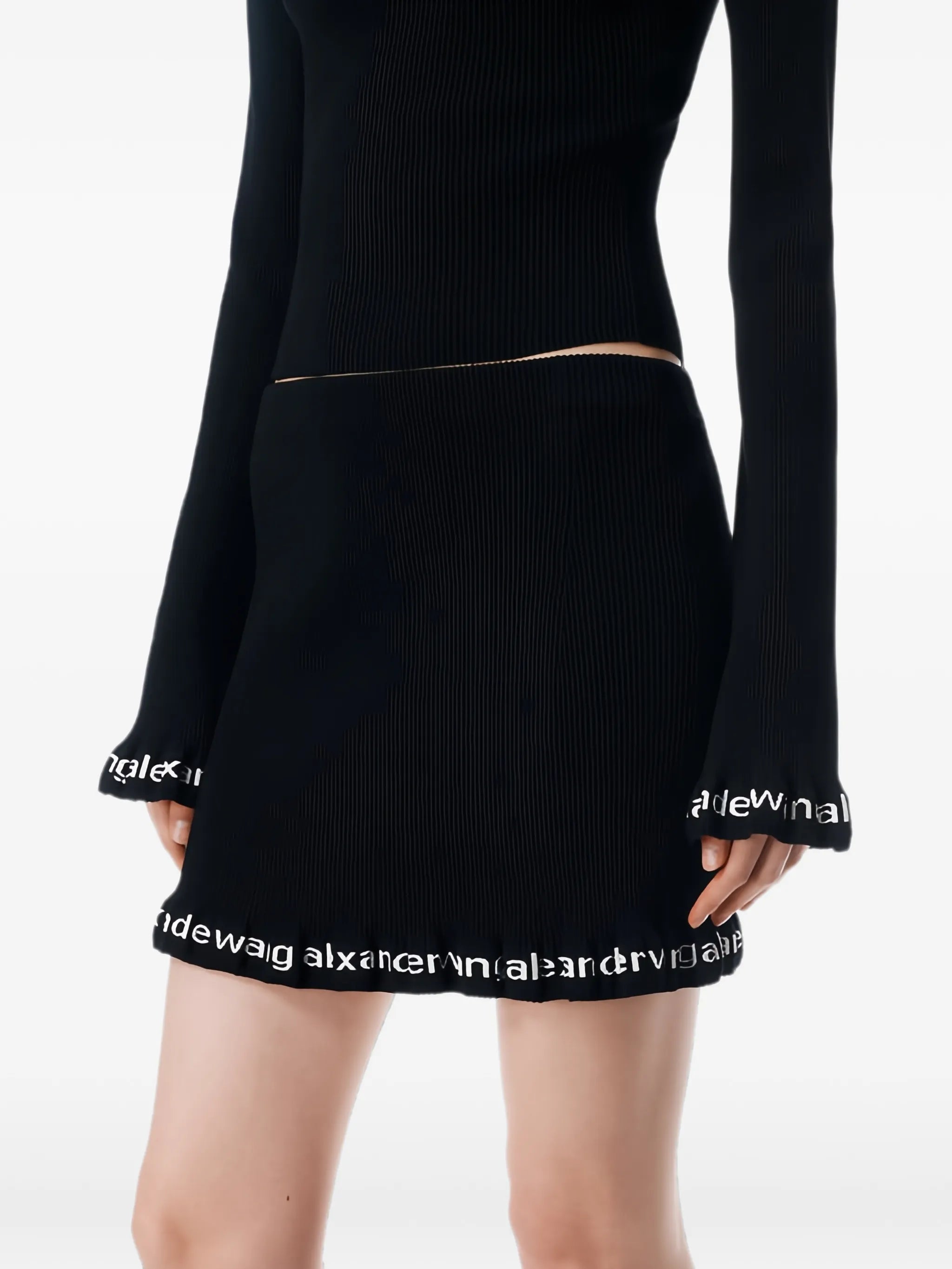 logo-detail ribbed top