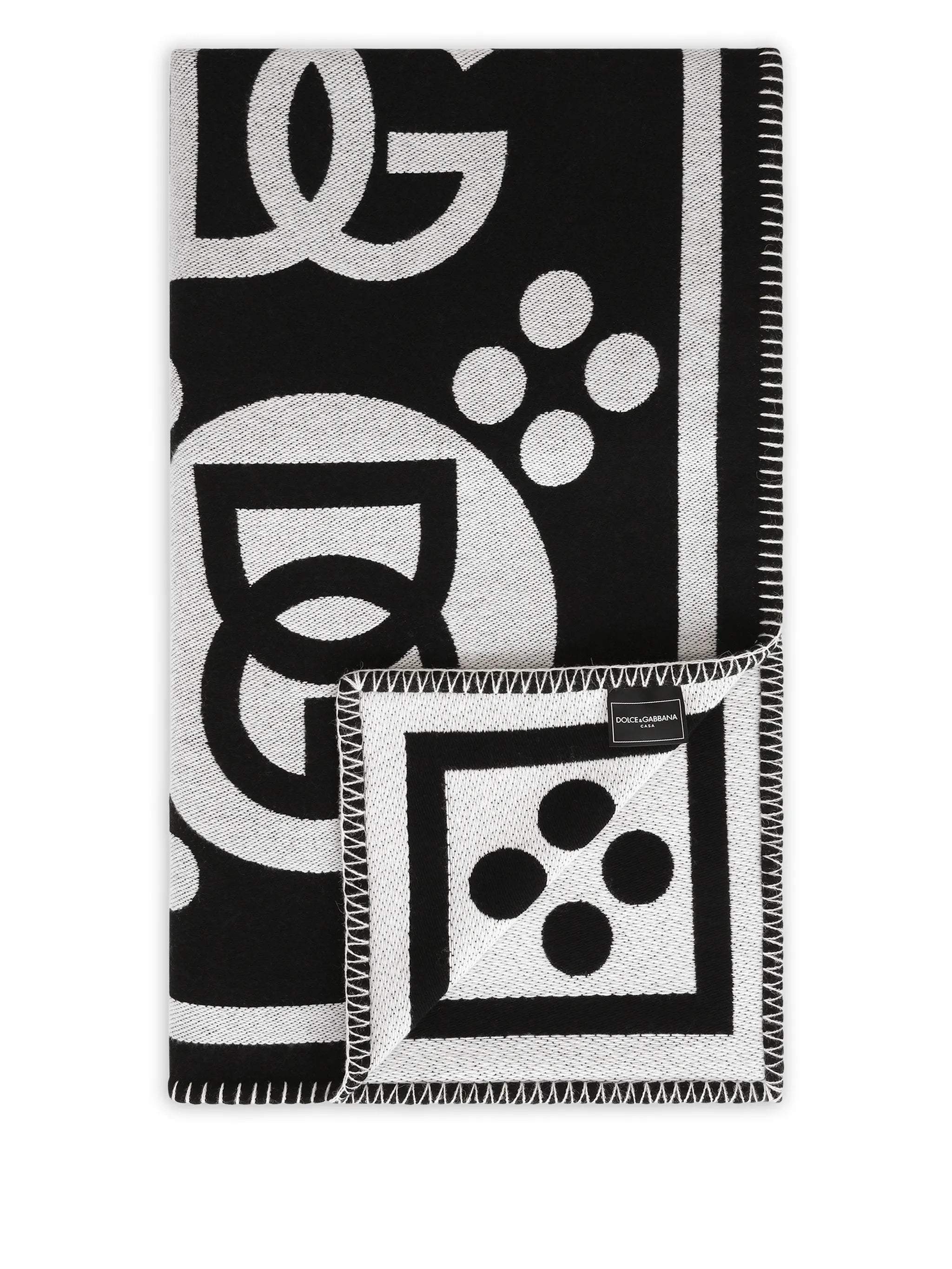 logo-pattern blanket