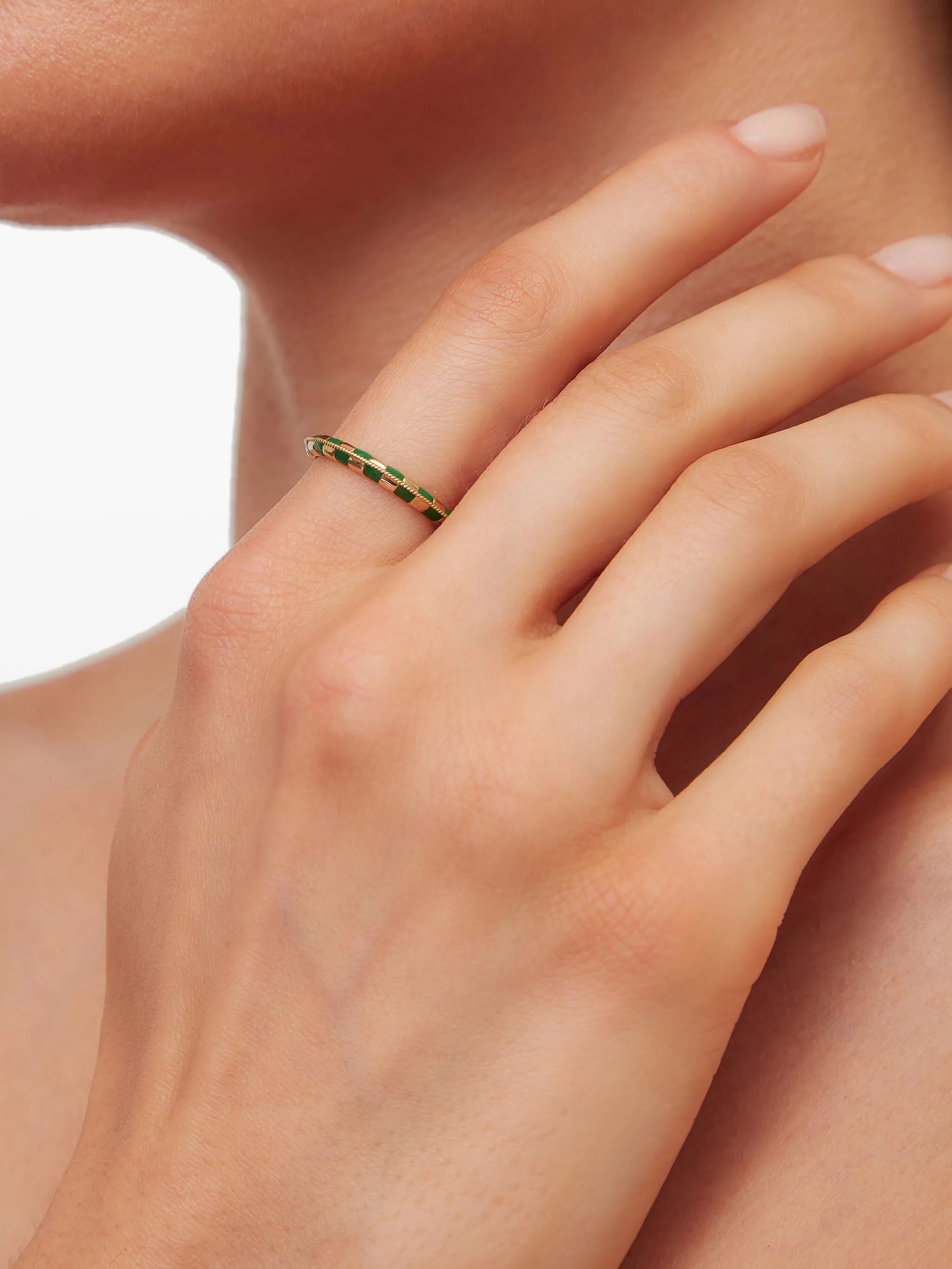 9CT yellow gold check-pattern ring