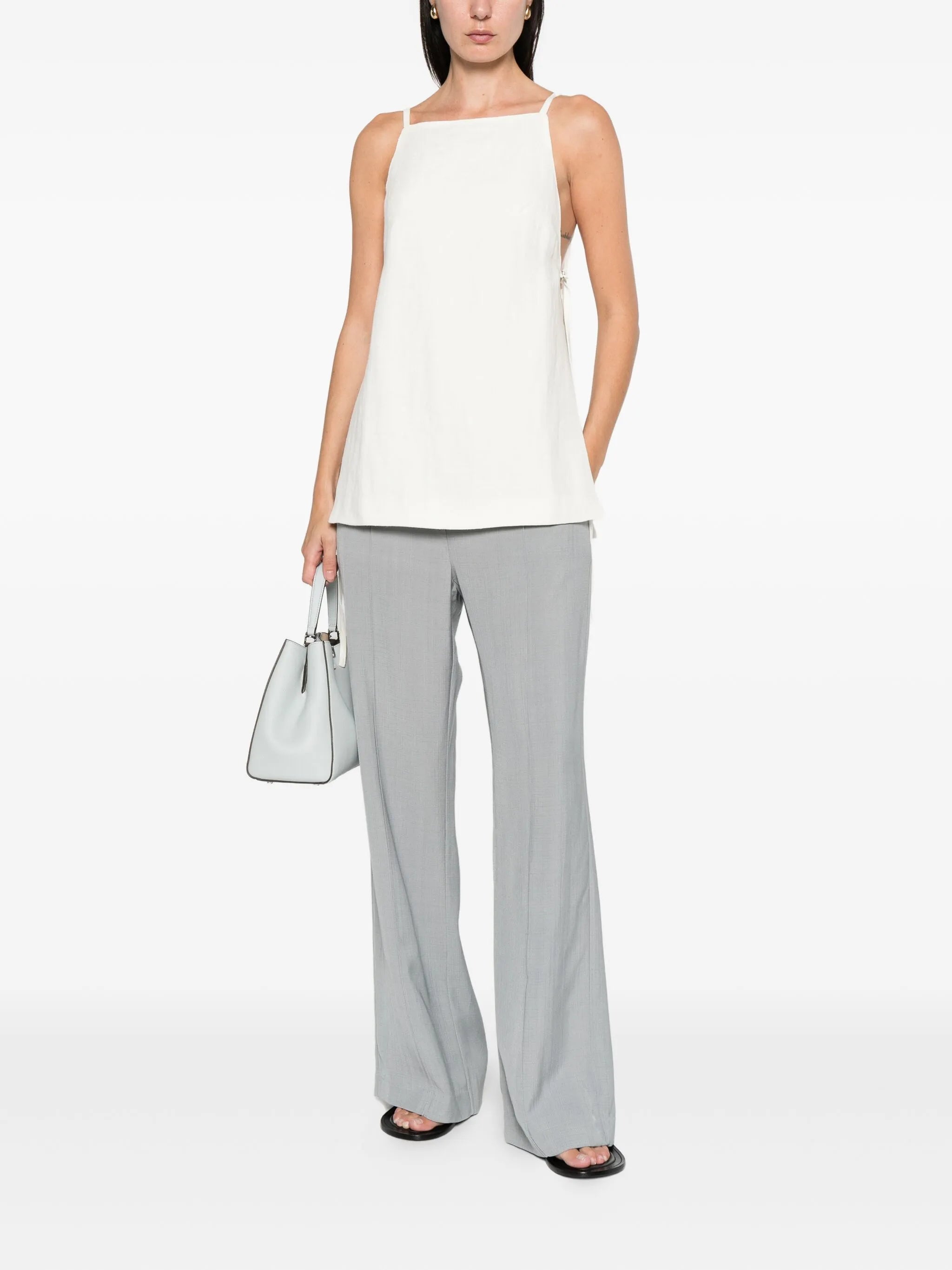 sleeveless top