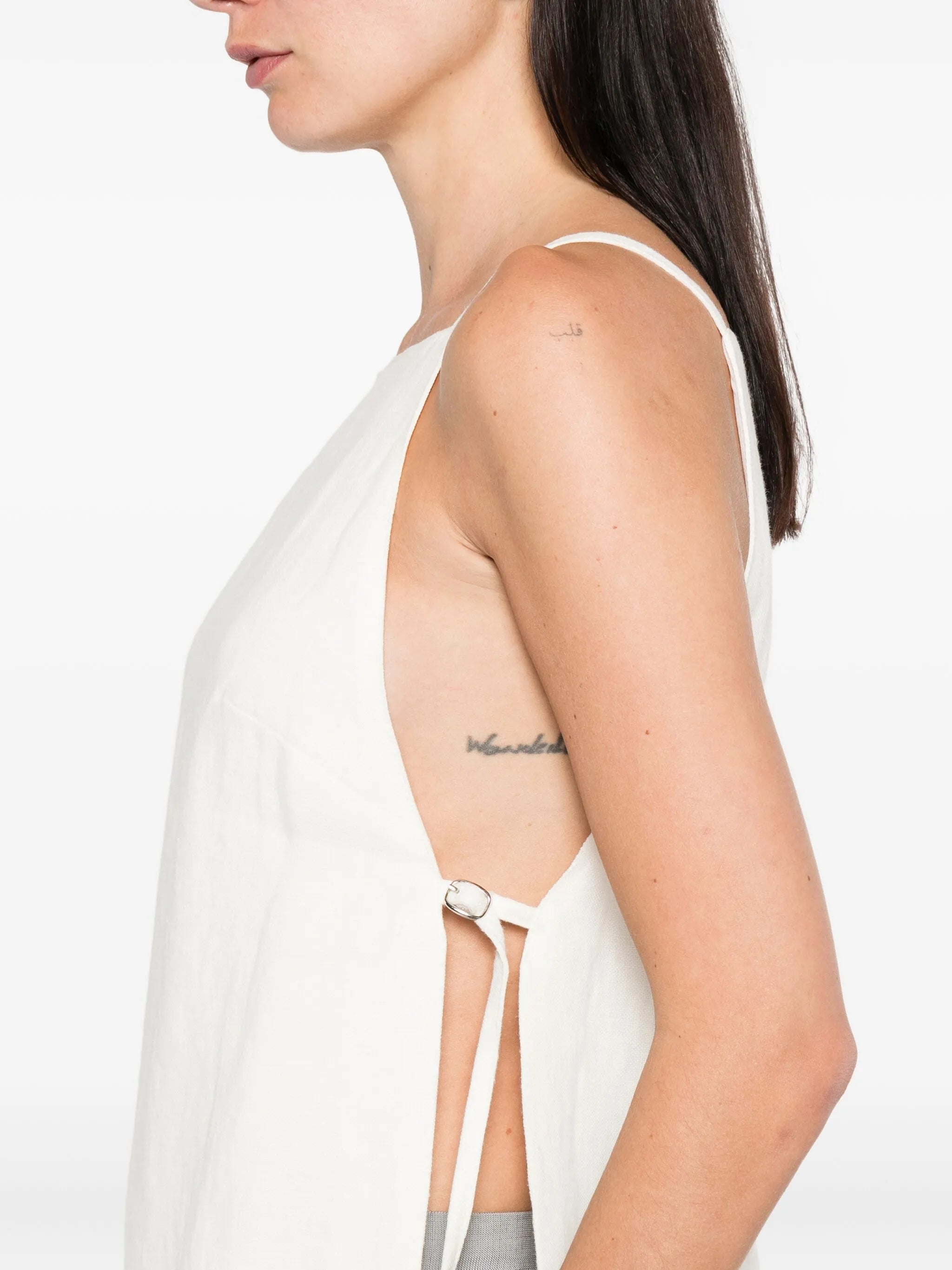 sleeveless top