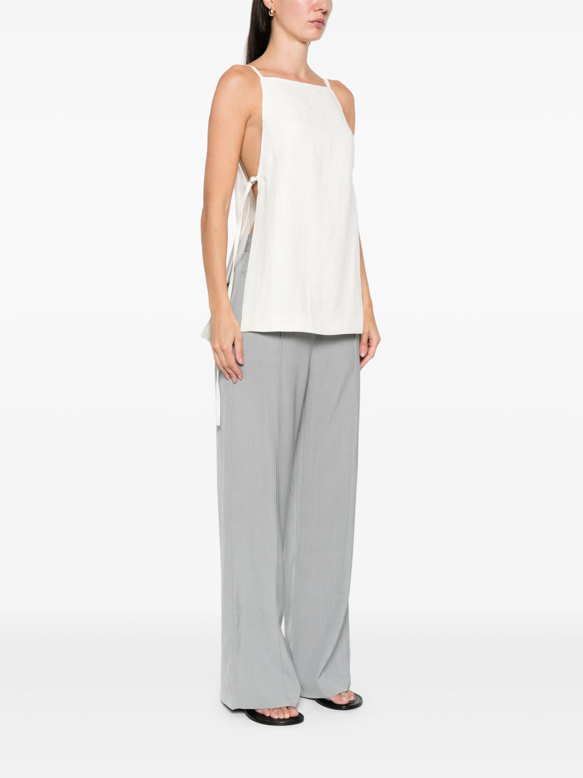 sleeveless top