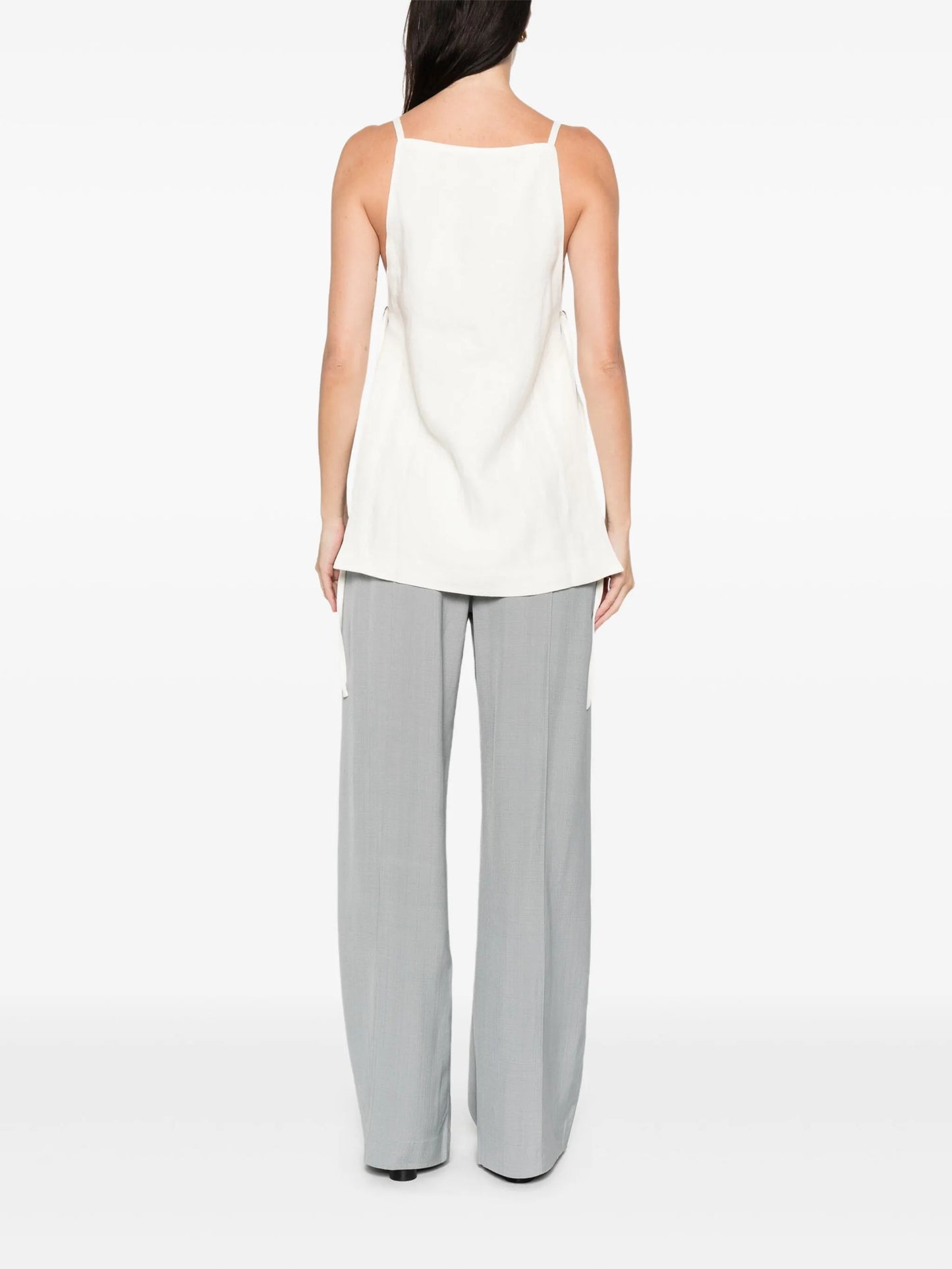 sleeveless top