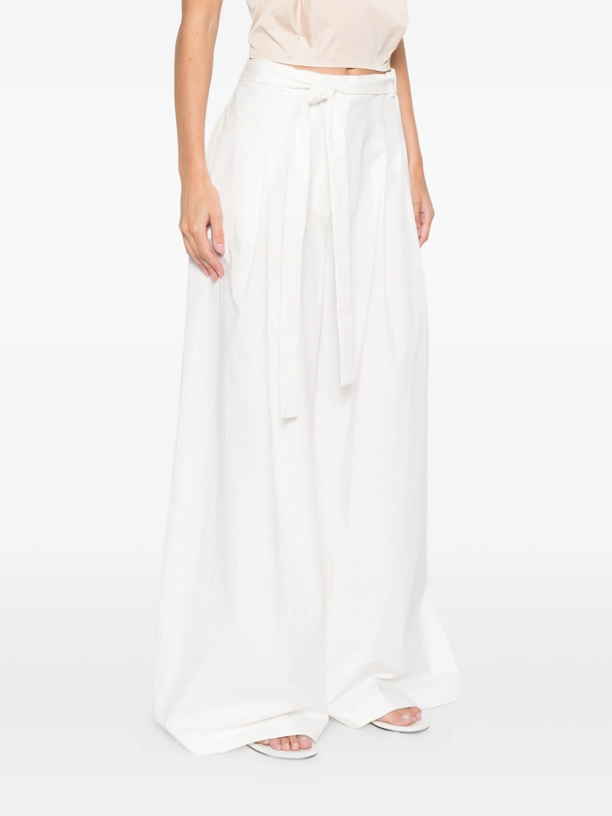 belted trousers