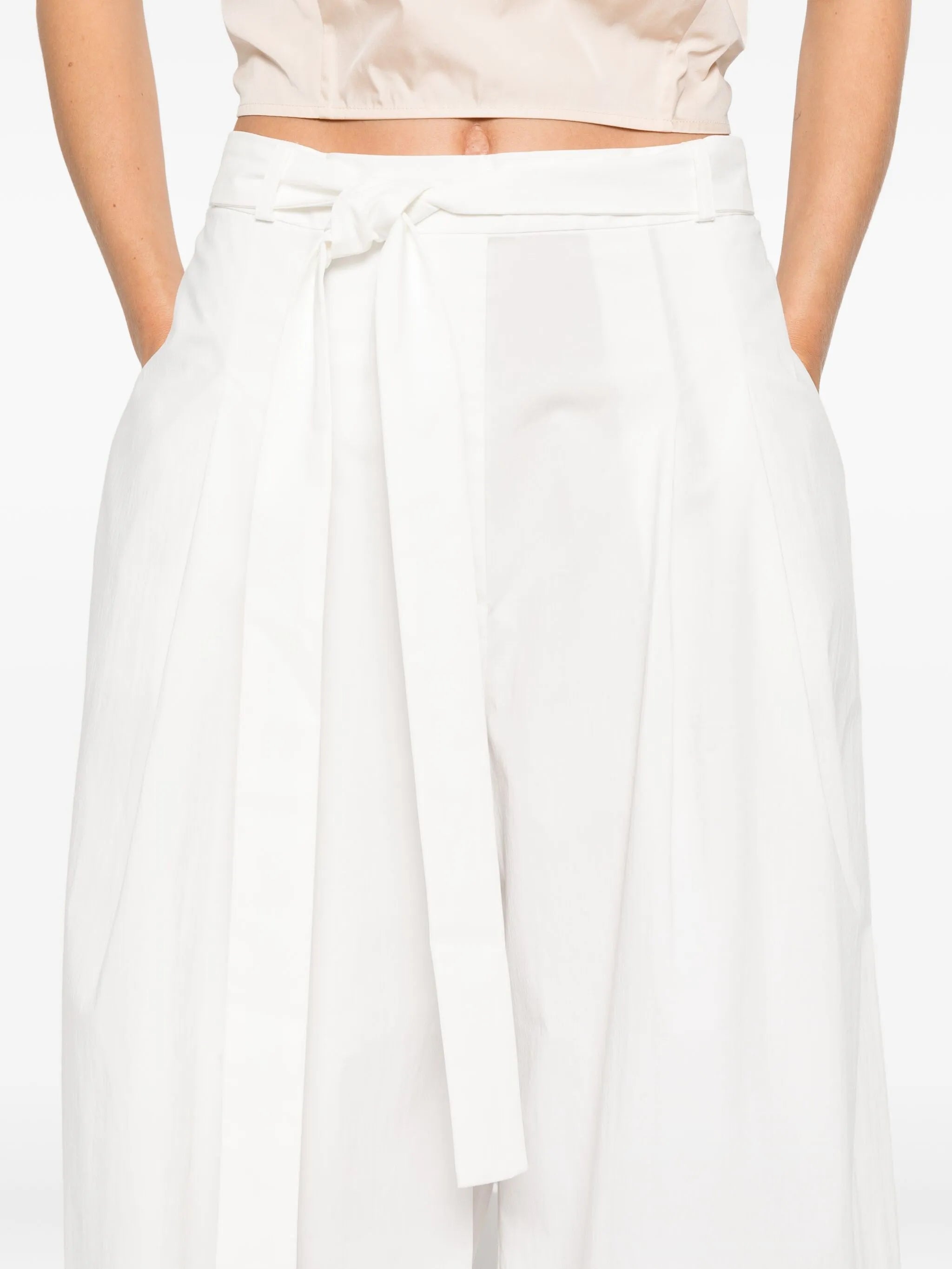 belted trousers