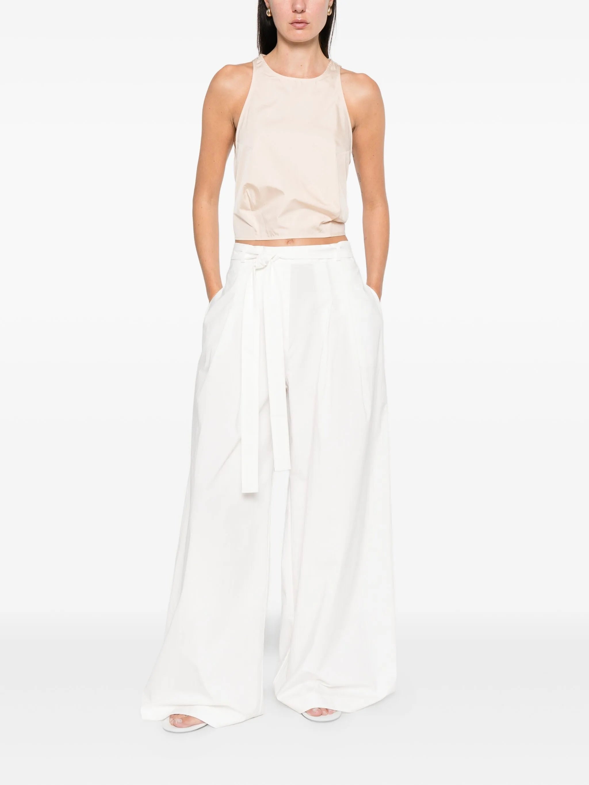 belted trousers