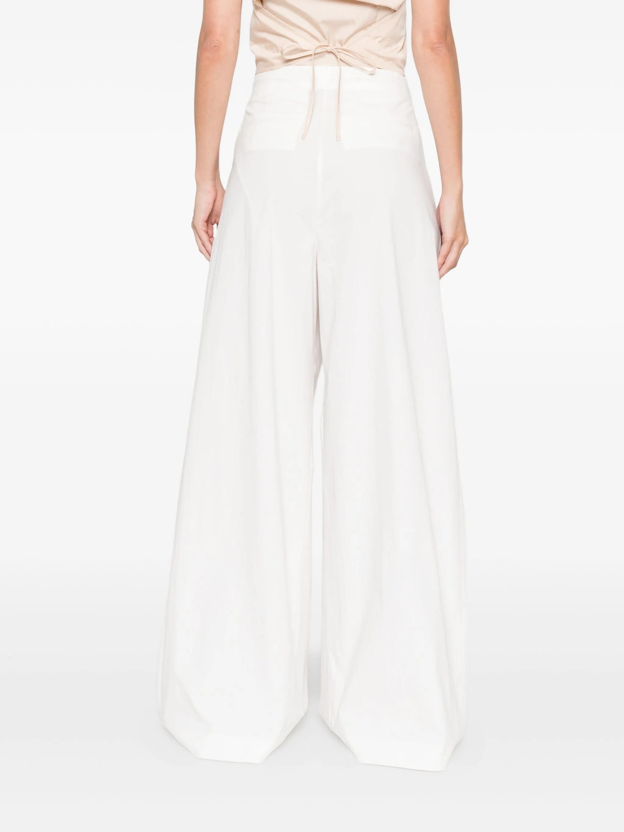 belted trousers