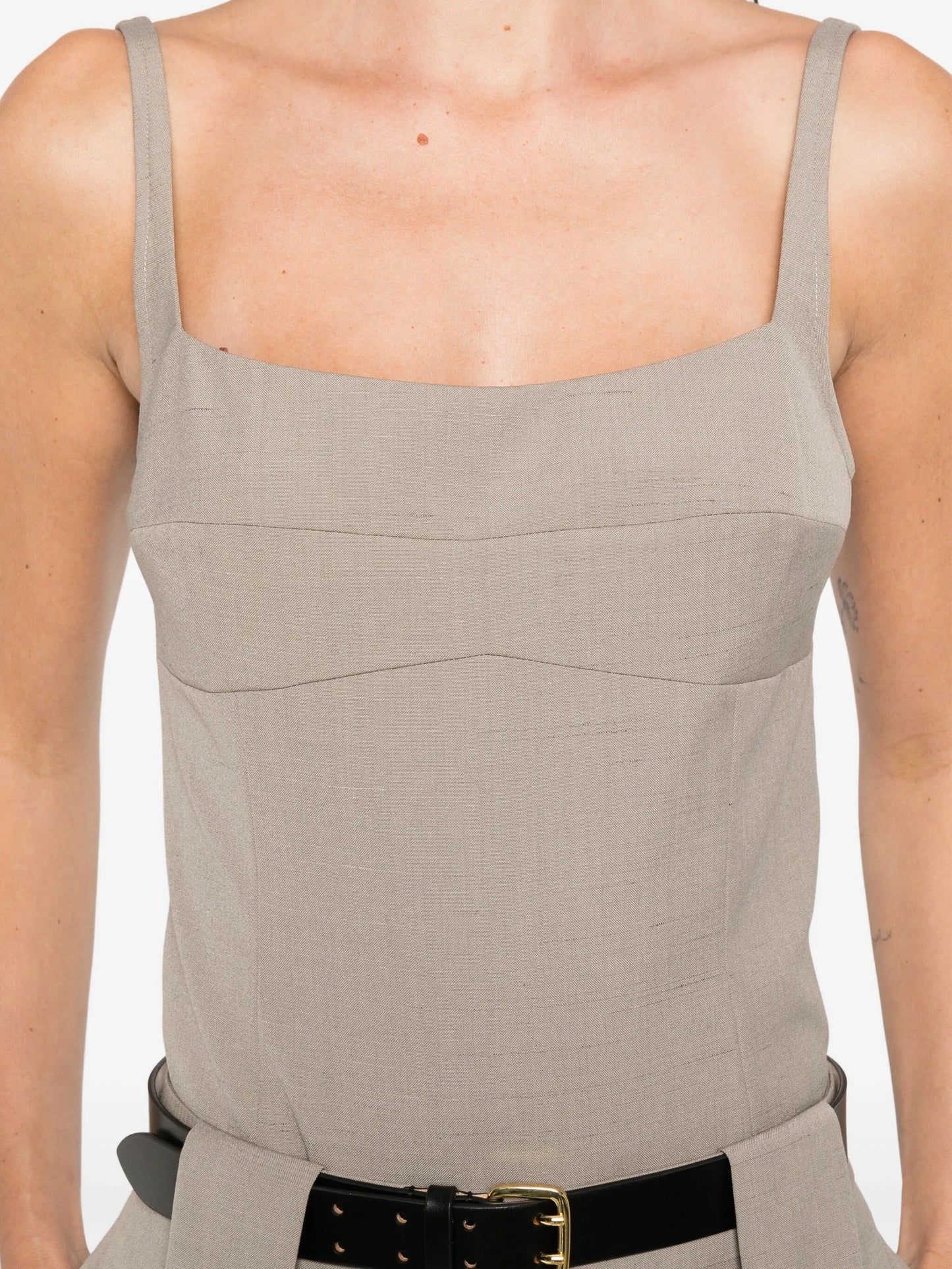 sleeveless top