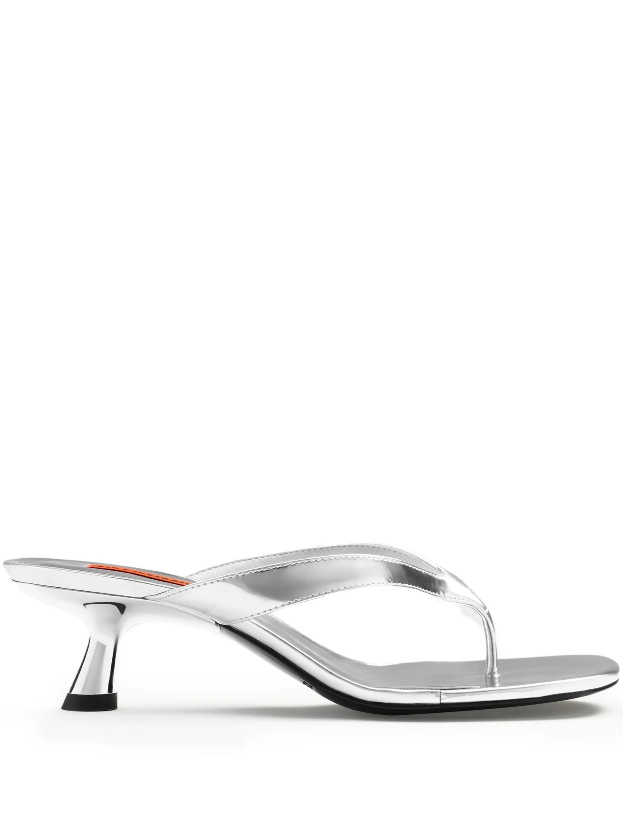 Beep thong in silver sandals