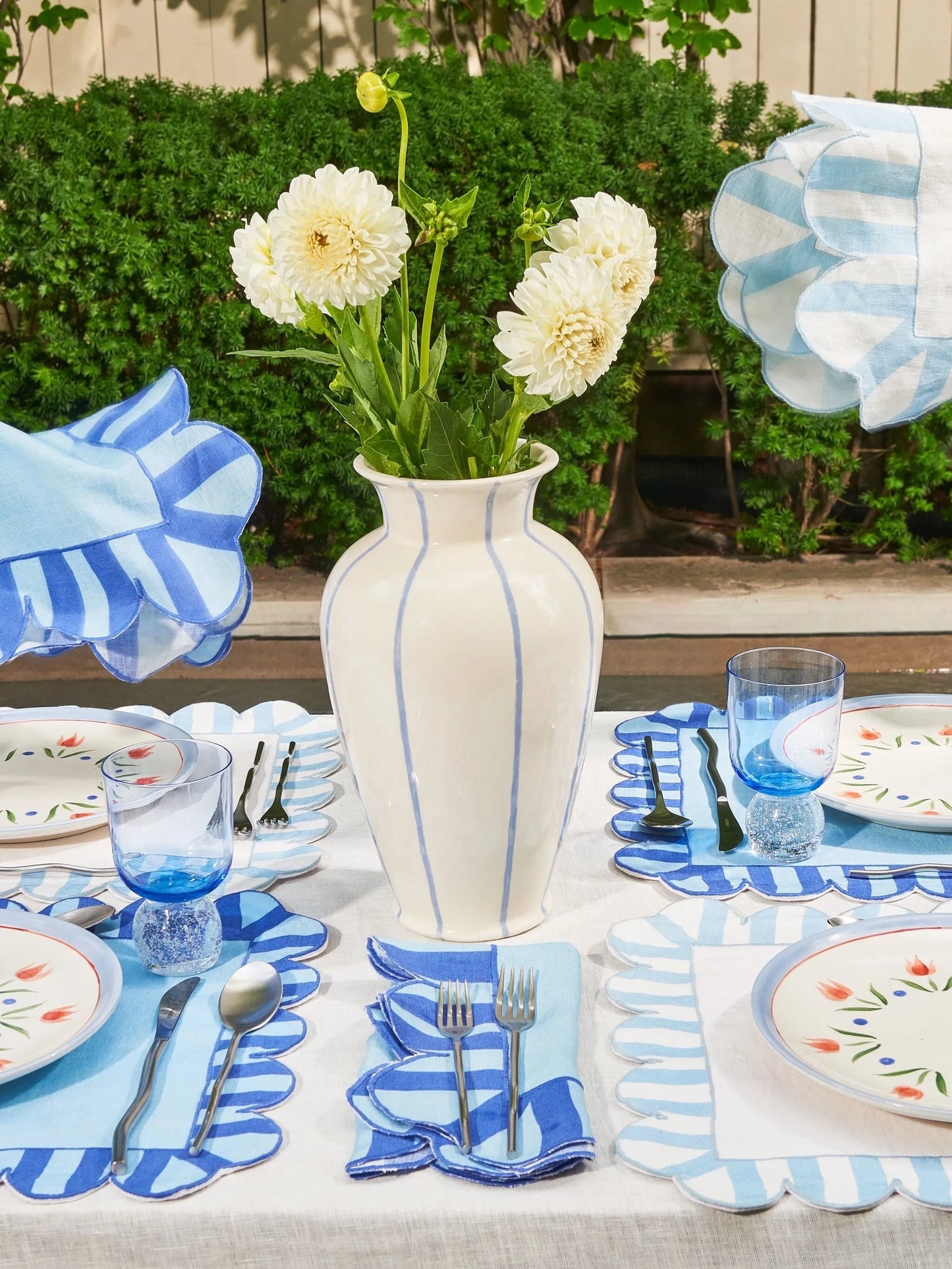 scalloped-edge striped linen napkins (set of four)