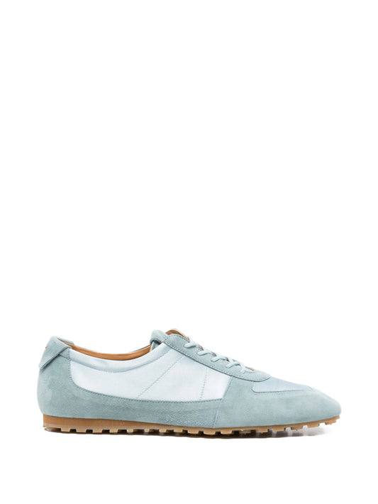 Uma suede sneakers