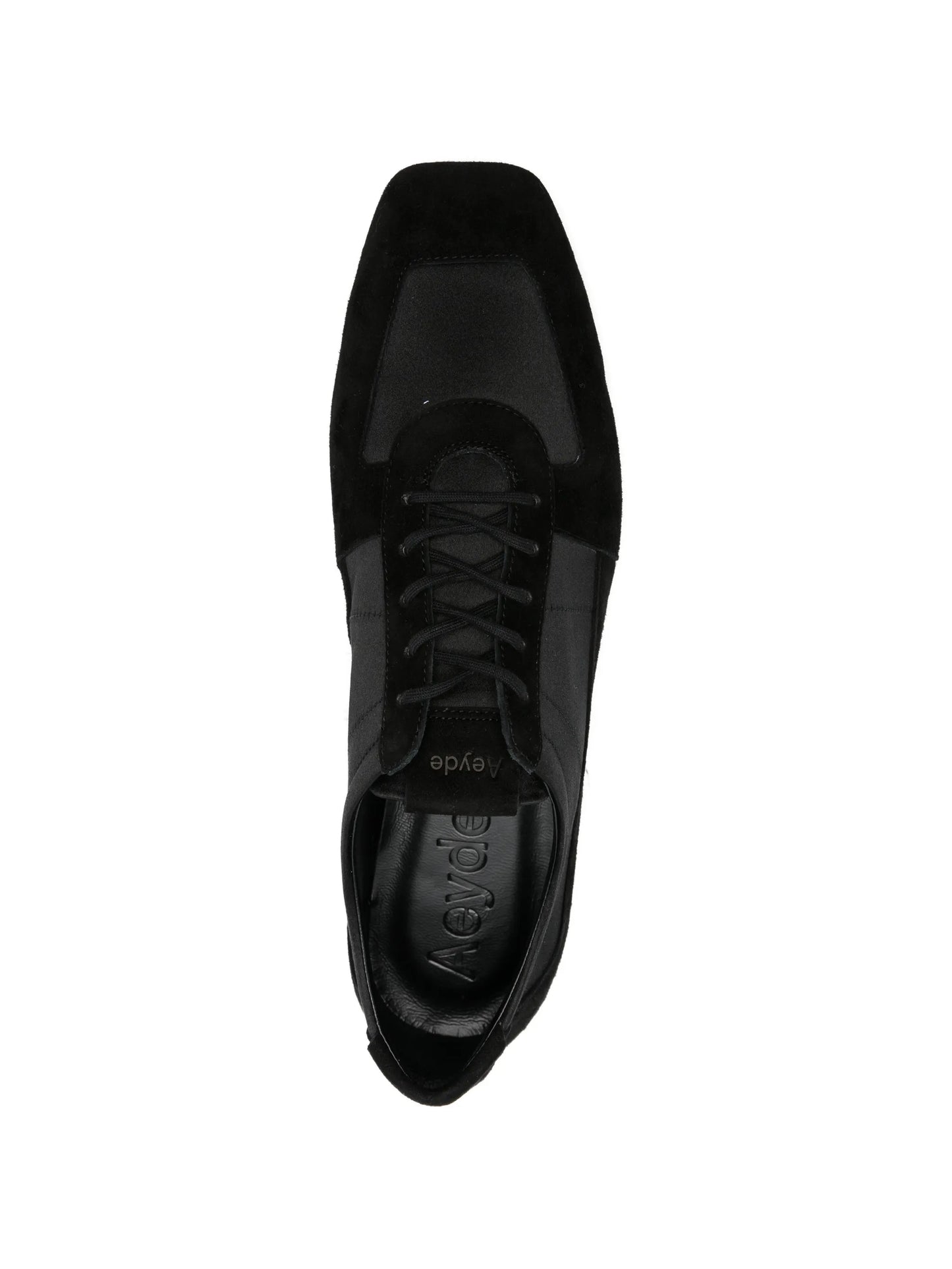Uma sneakers