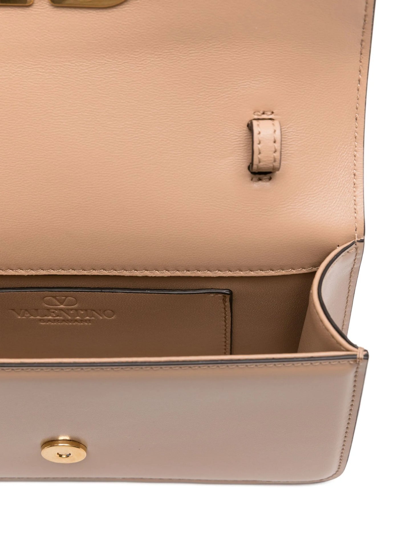 VLogo-signature leather cutch bag