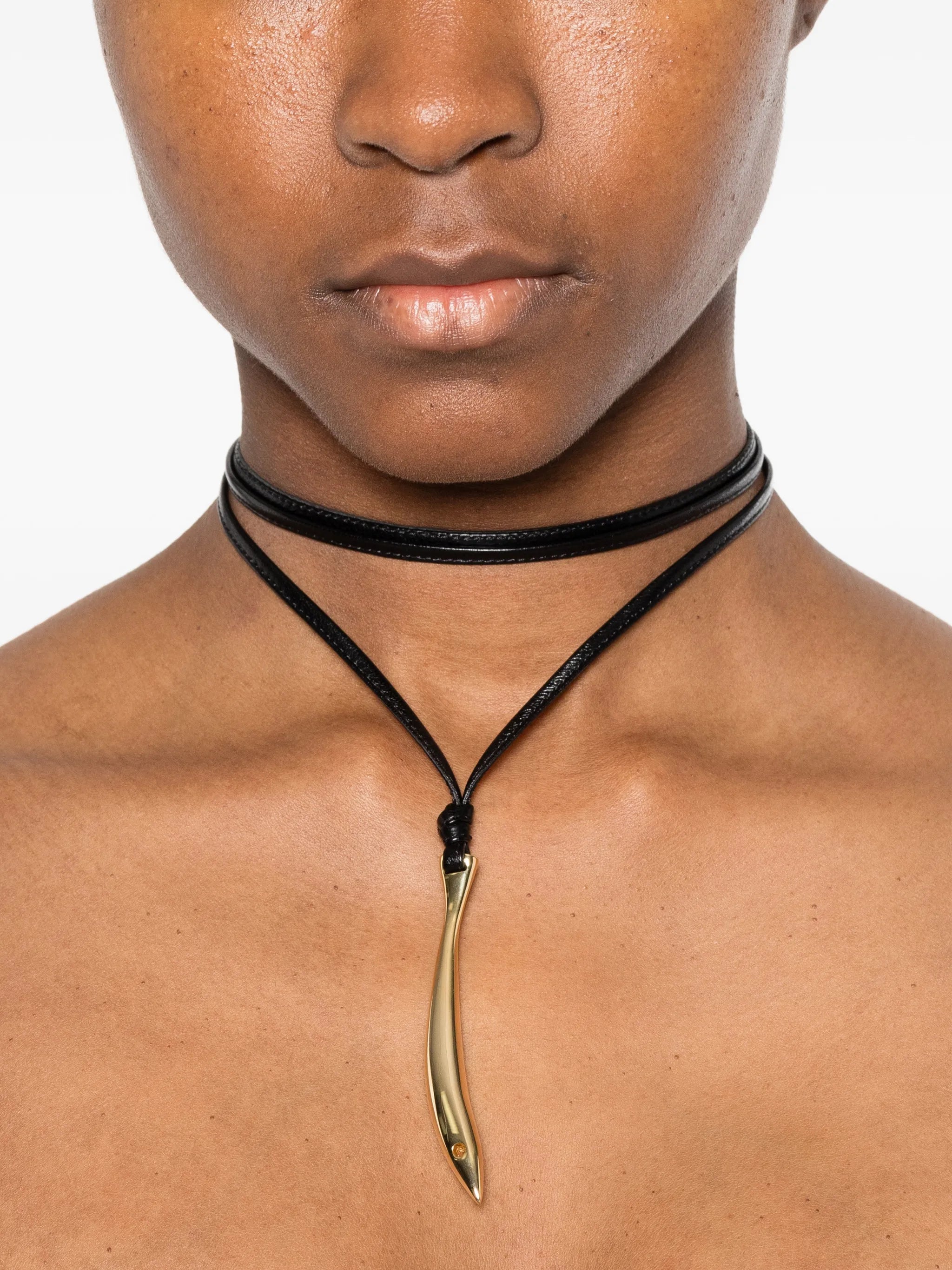 Sardine pendant leather-cord necklace