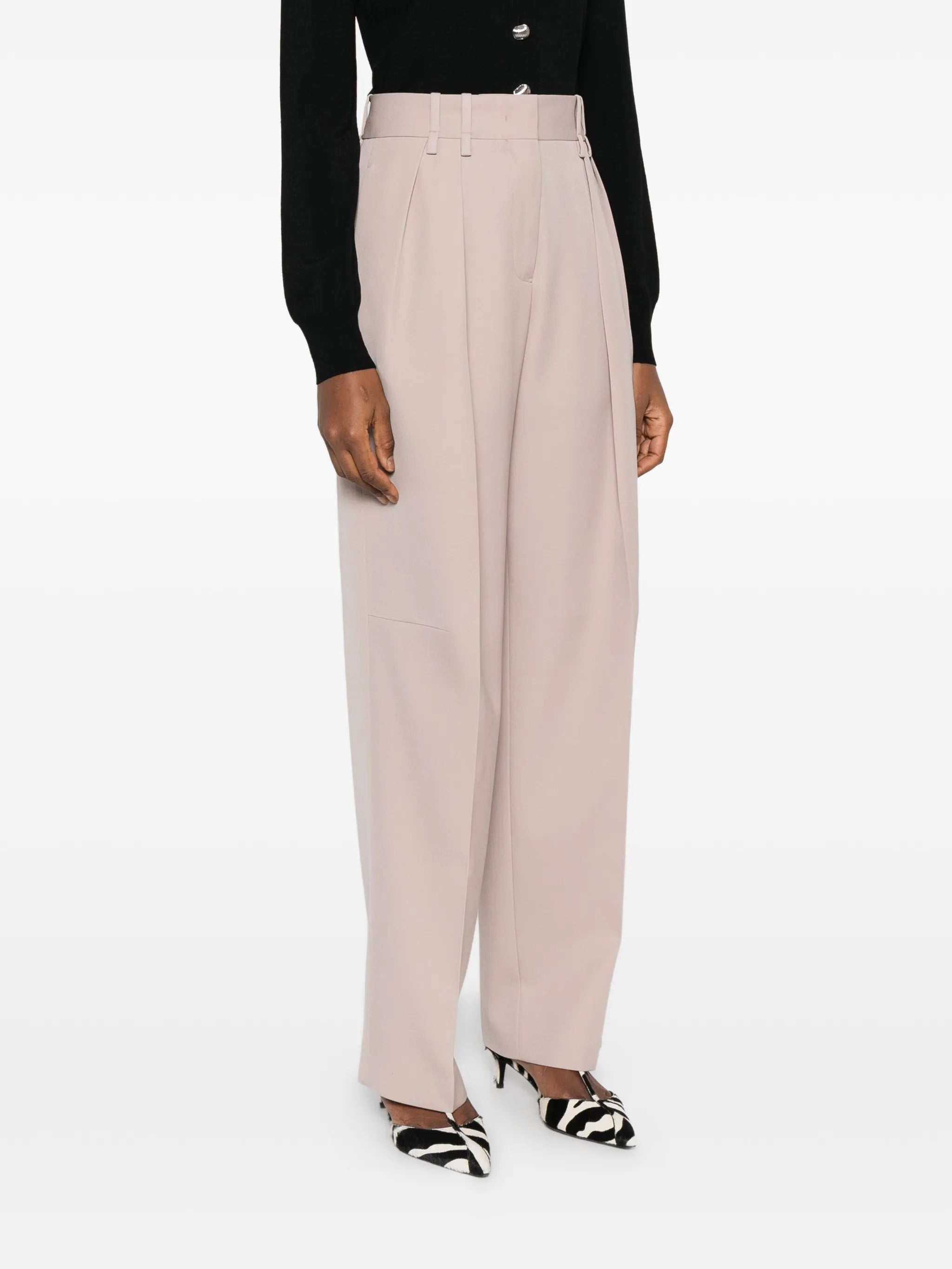 pleated trousers