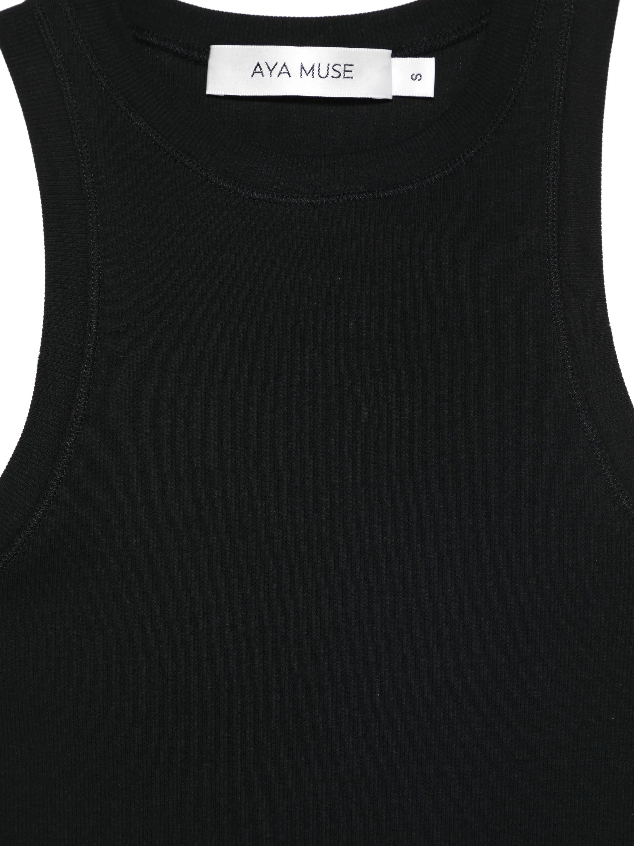 crew-neck tank top