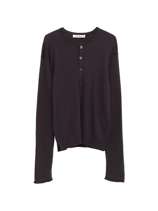 button-fastening sweater