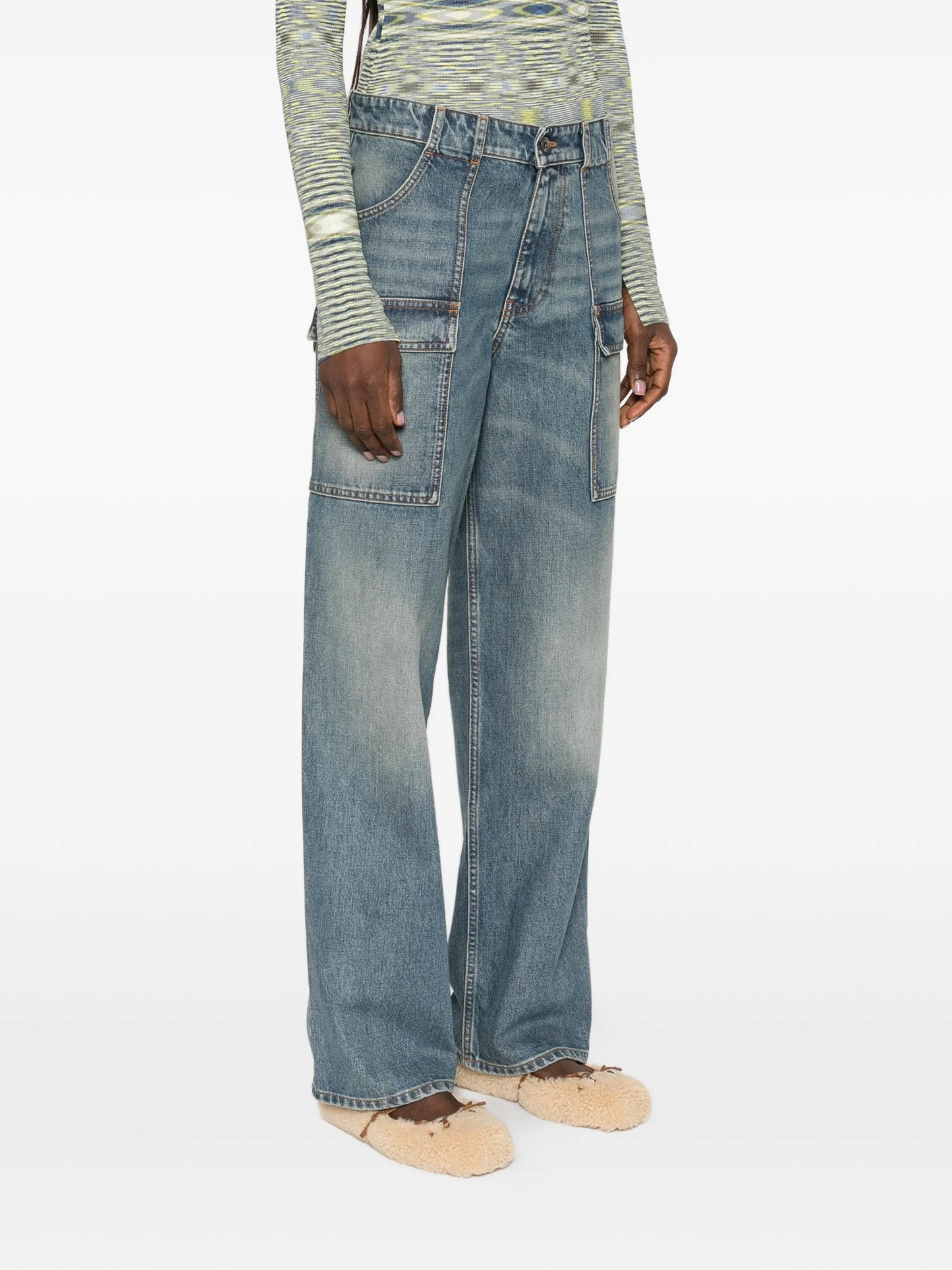 multi-pocket jeans