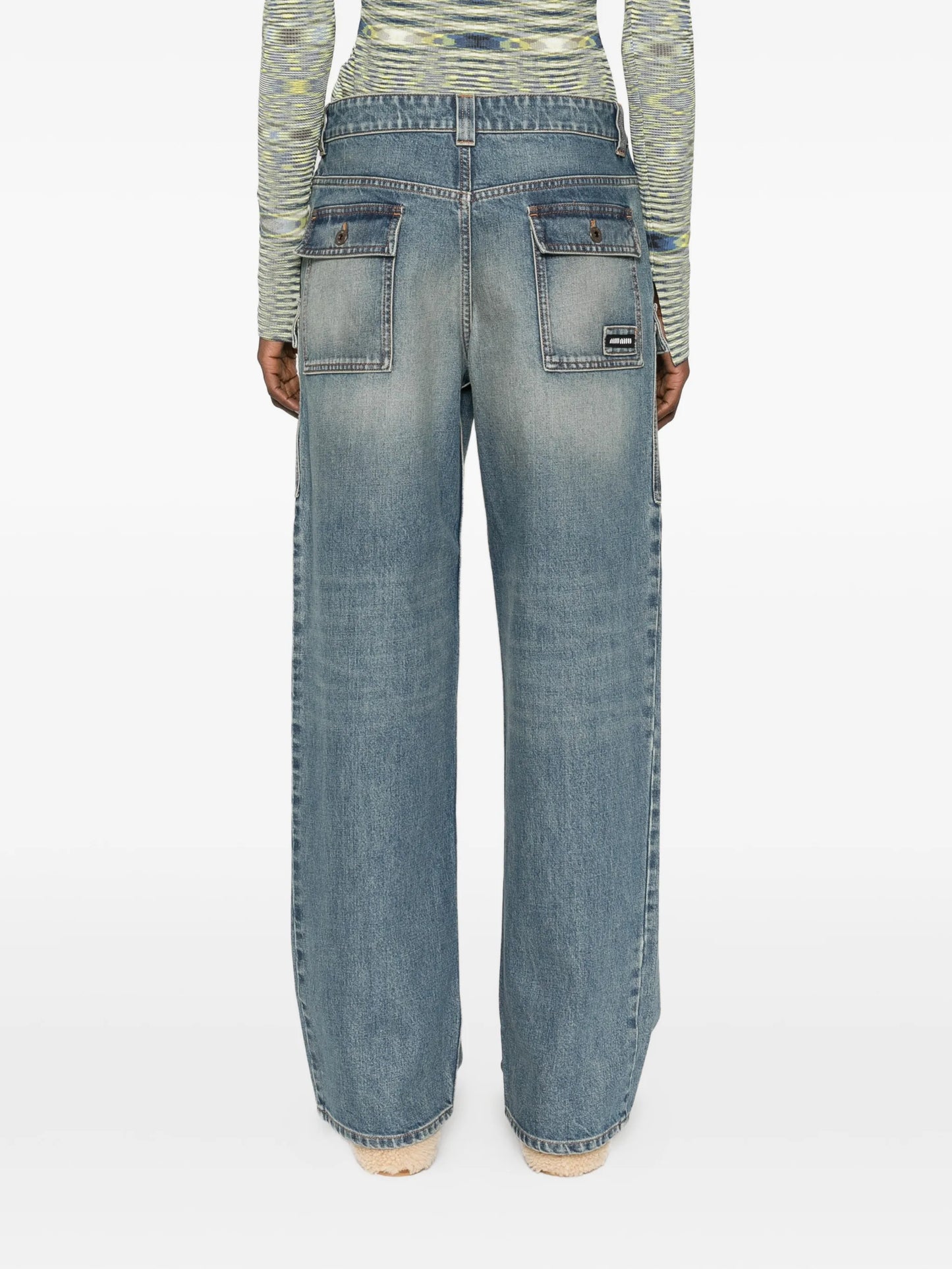 multi-pocket jeans