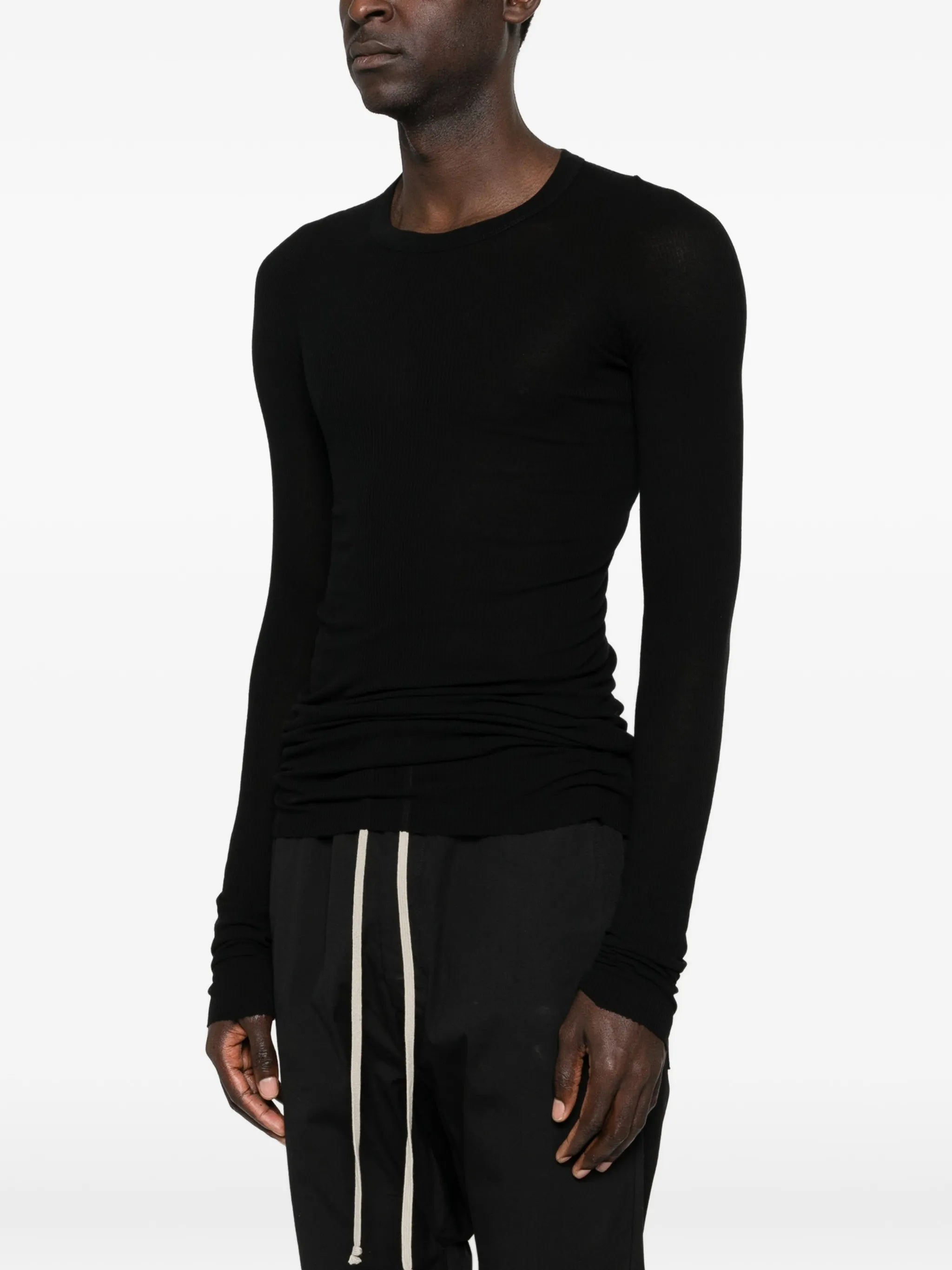 long-sleeved stripped T-shirt