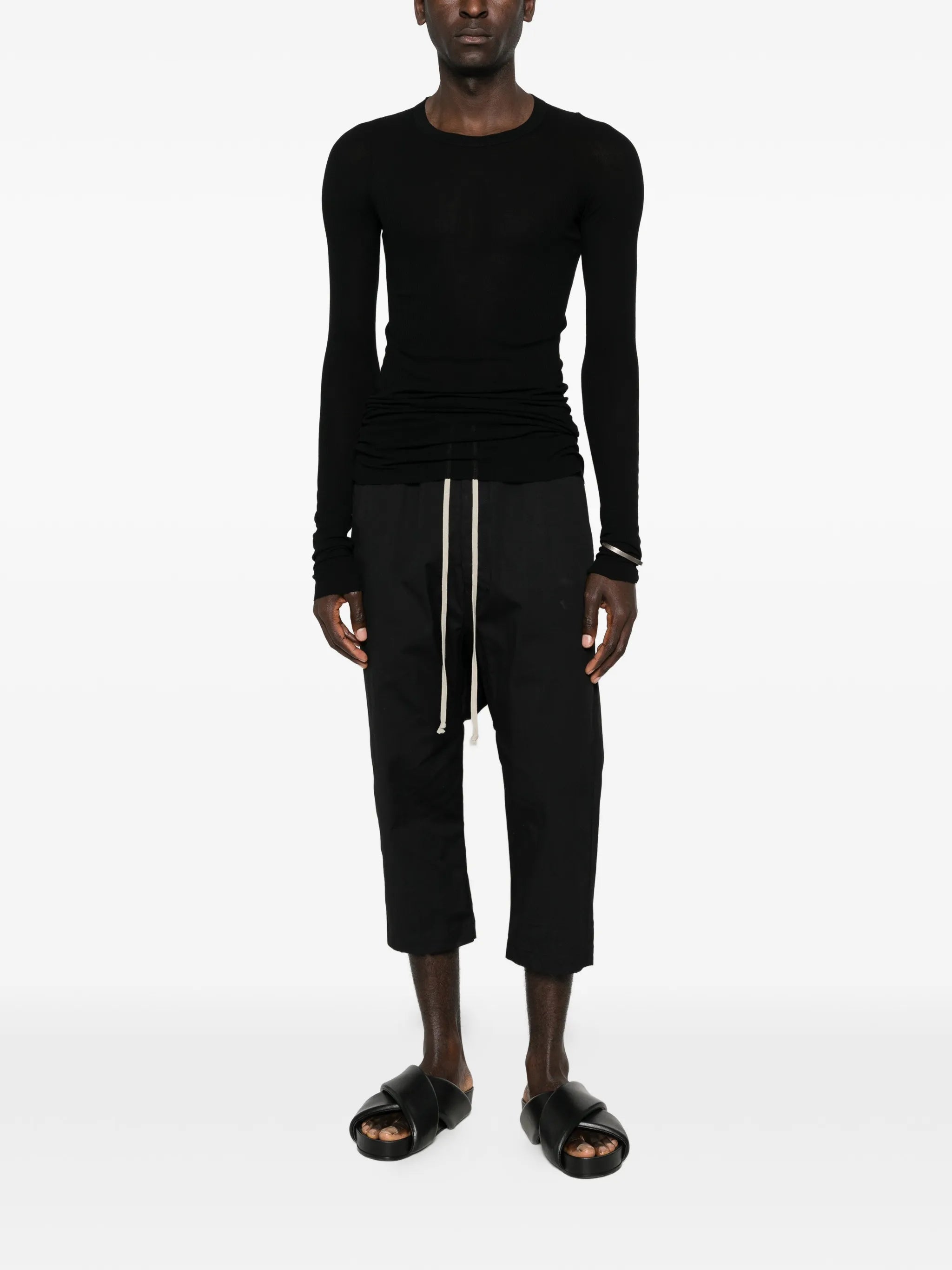 long-sleeved stripped T-shirt
