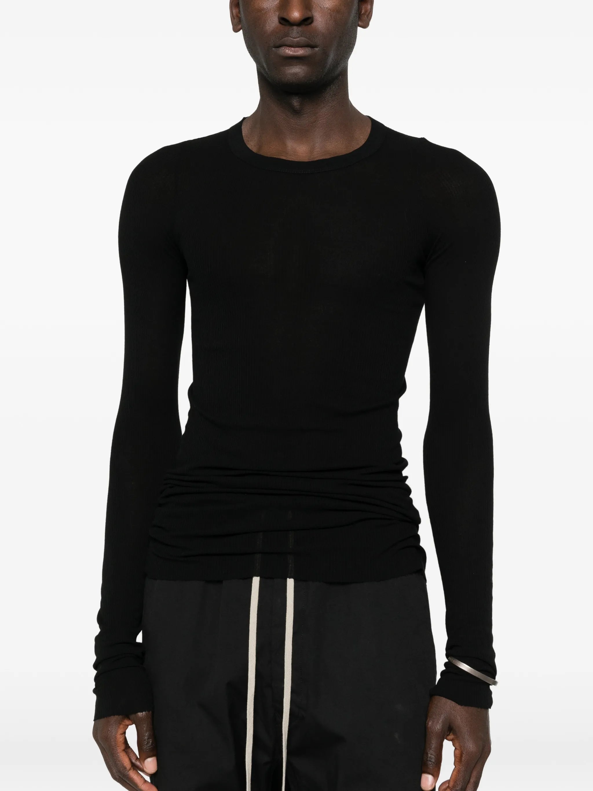 long-sleeved stripped T-shirt