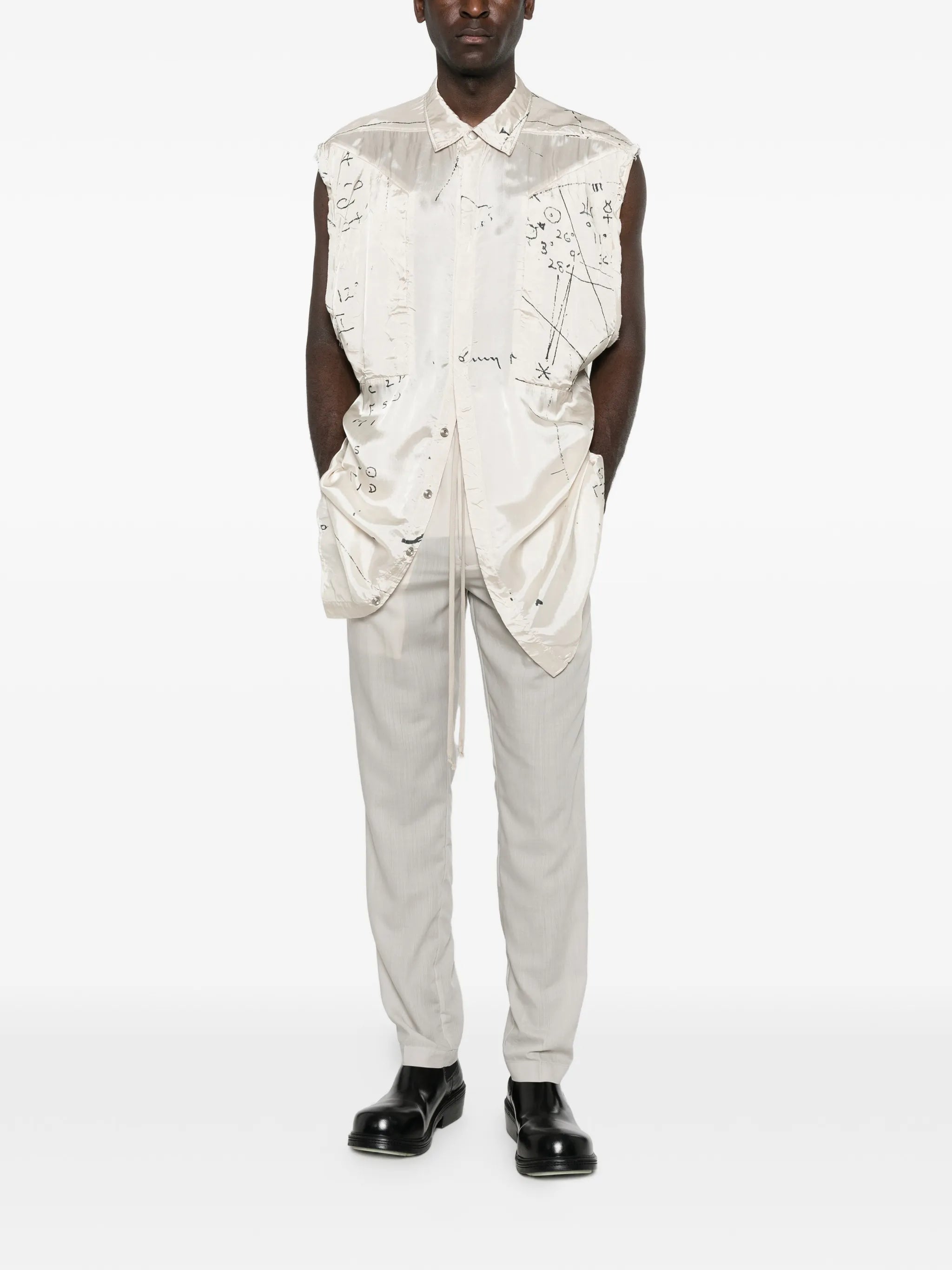 sleeveless outer shirt