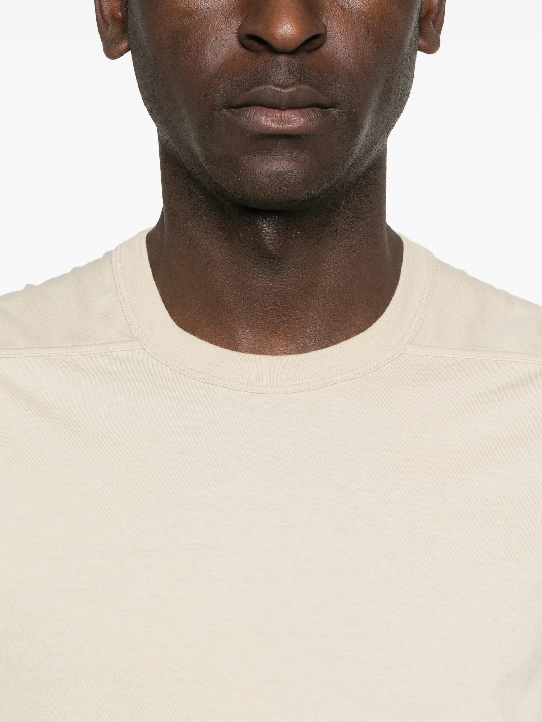 short-sleeved T-shirt