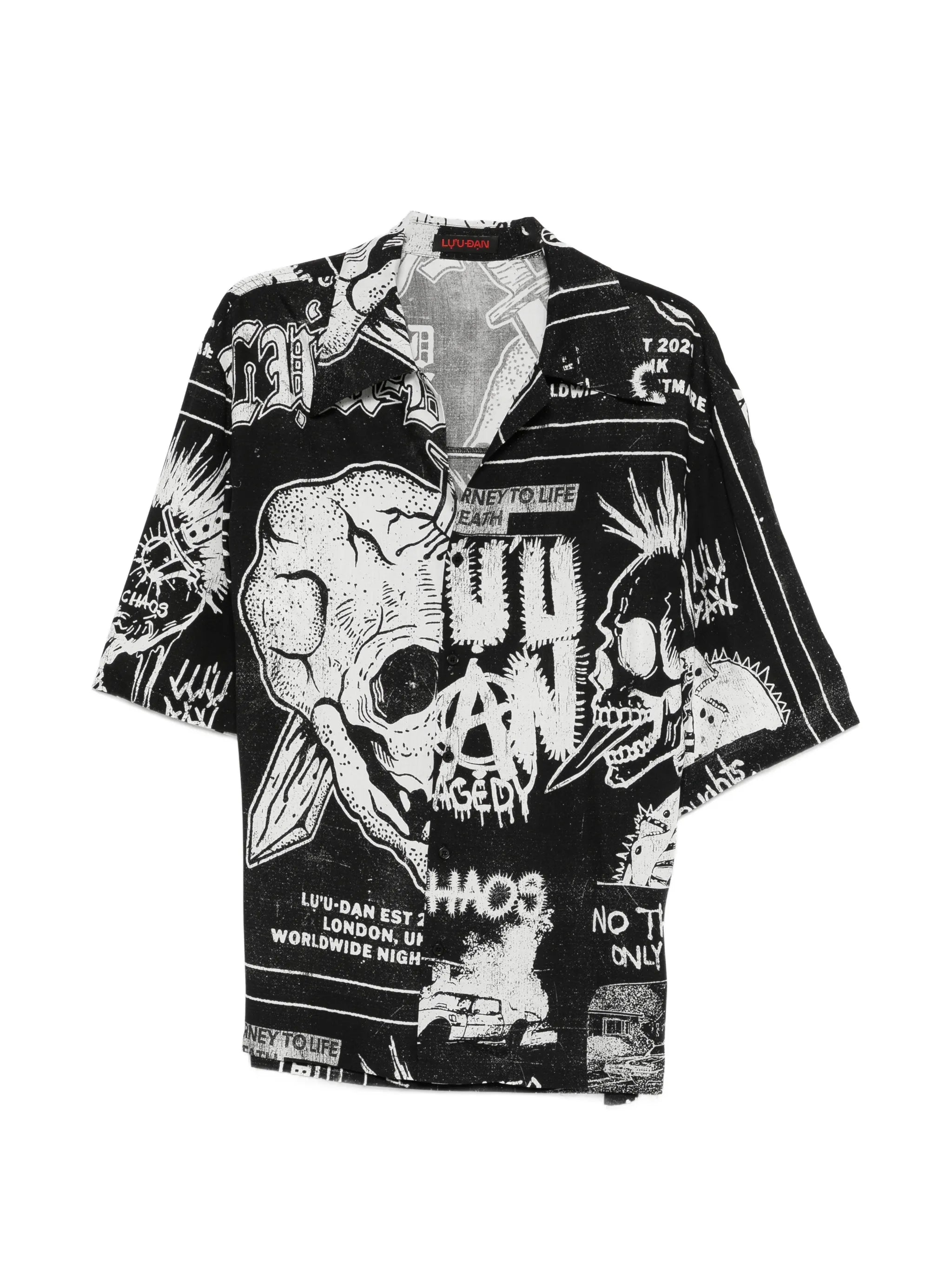 skull-print shirt