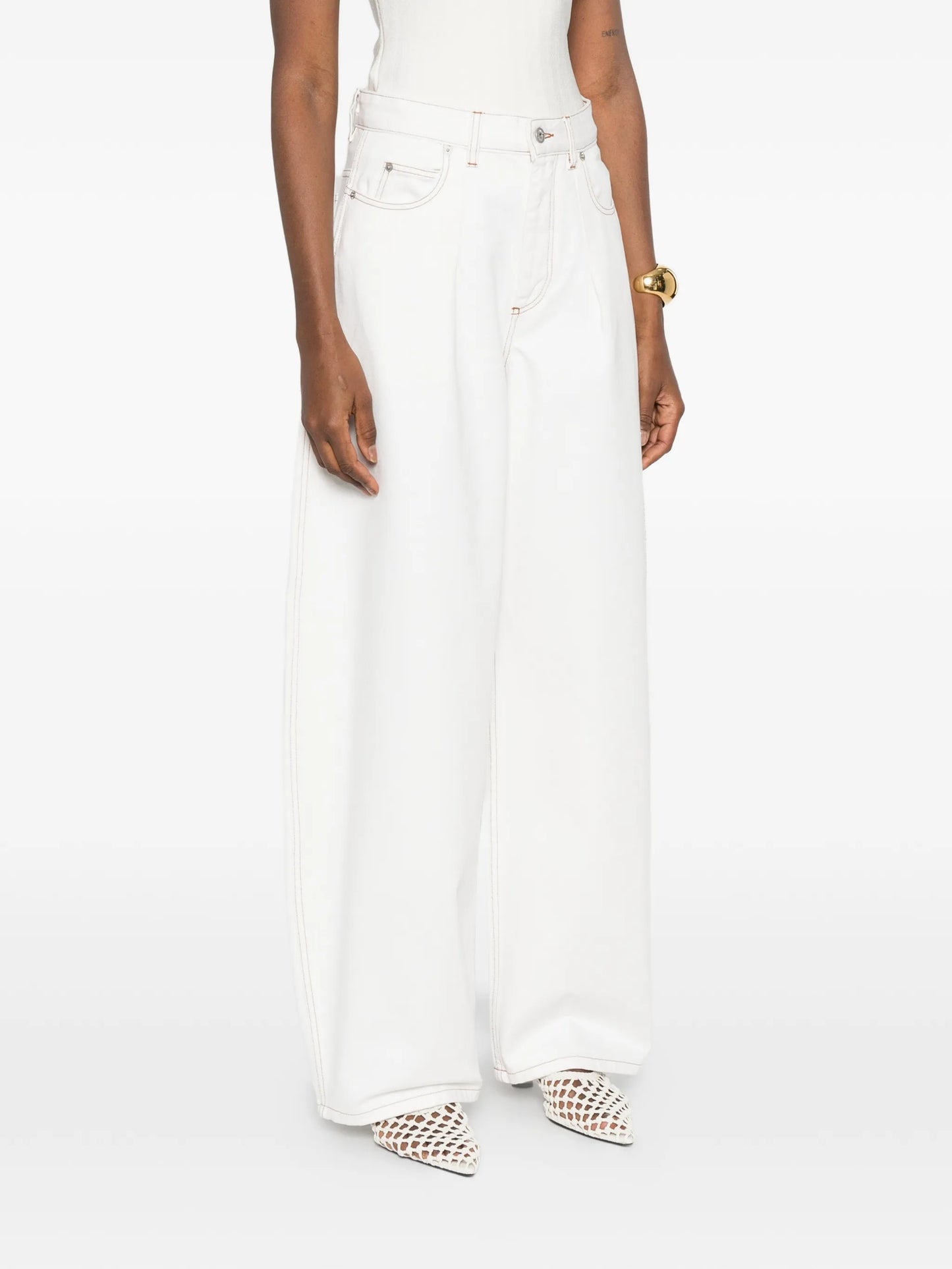 Ovalo de-Nîmes jeans