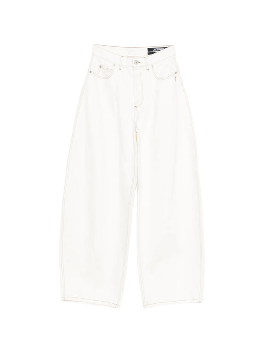 Ovalo de-Nîmes jeans