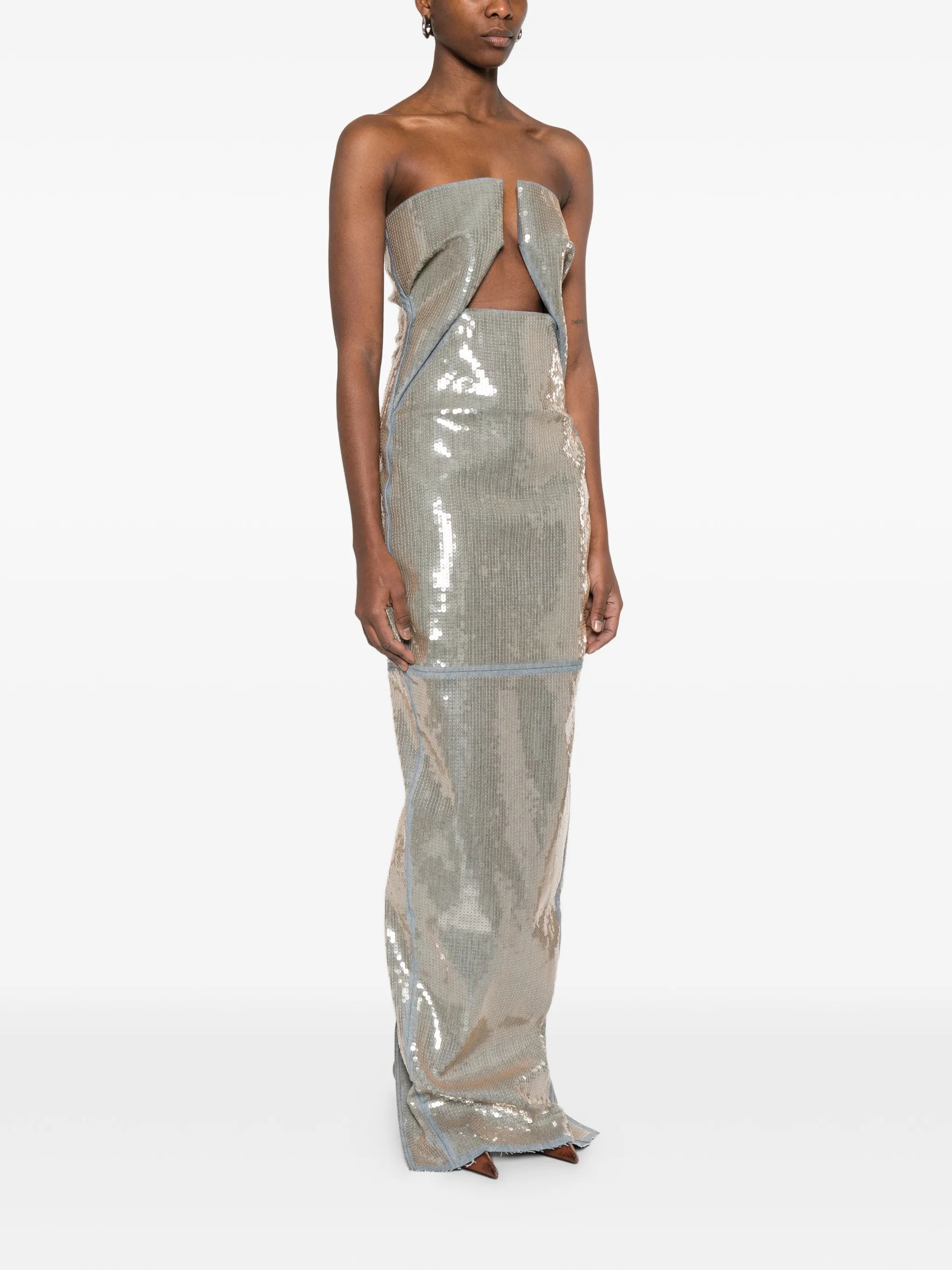 Prong gown