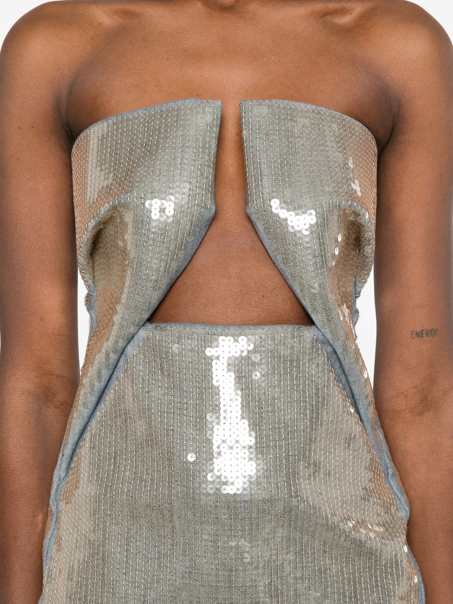 Prong gown