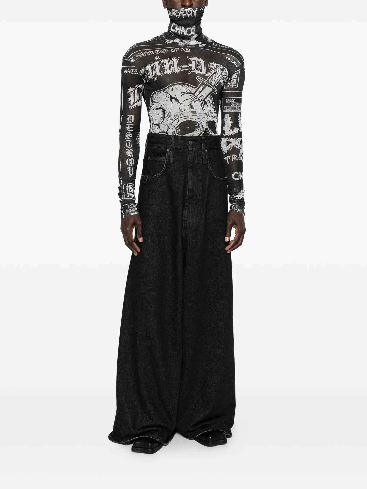 skull-print T-shirt