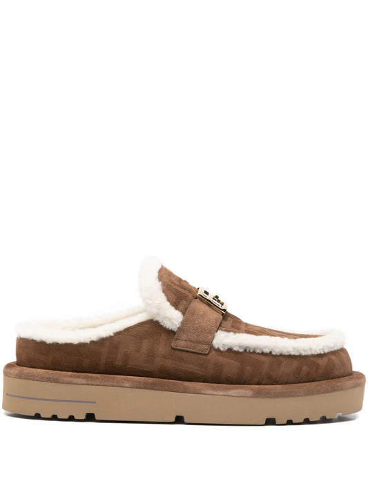 Apres Chic logo-buckle mules