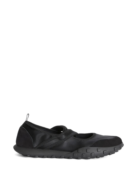 Moon cross-over sneakerinas