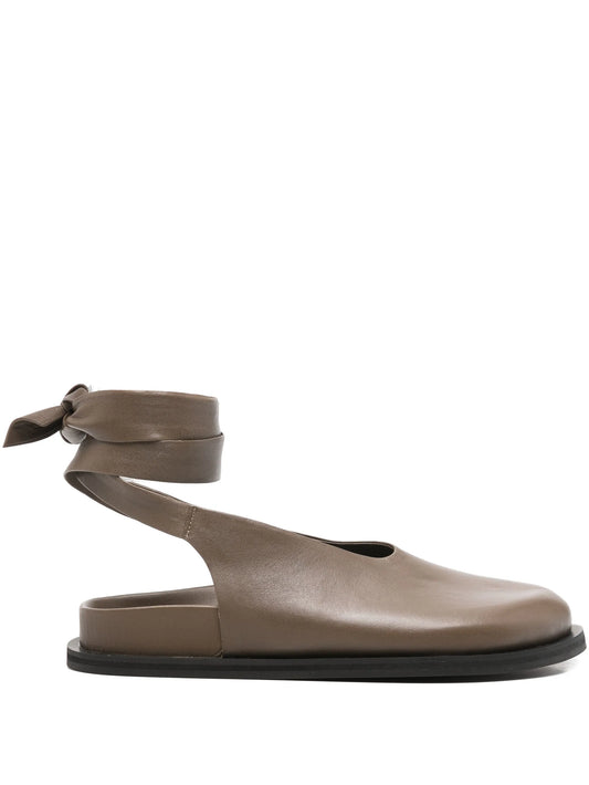 Marion tied clogs