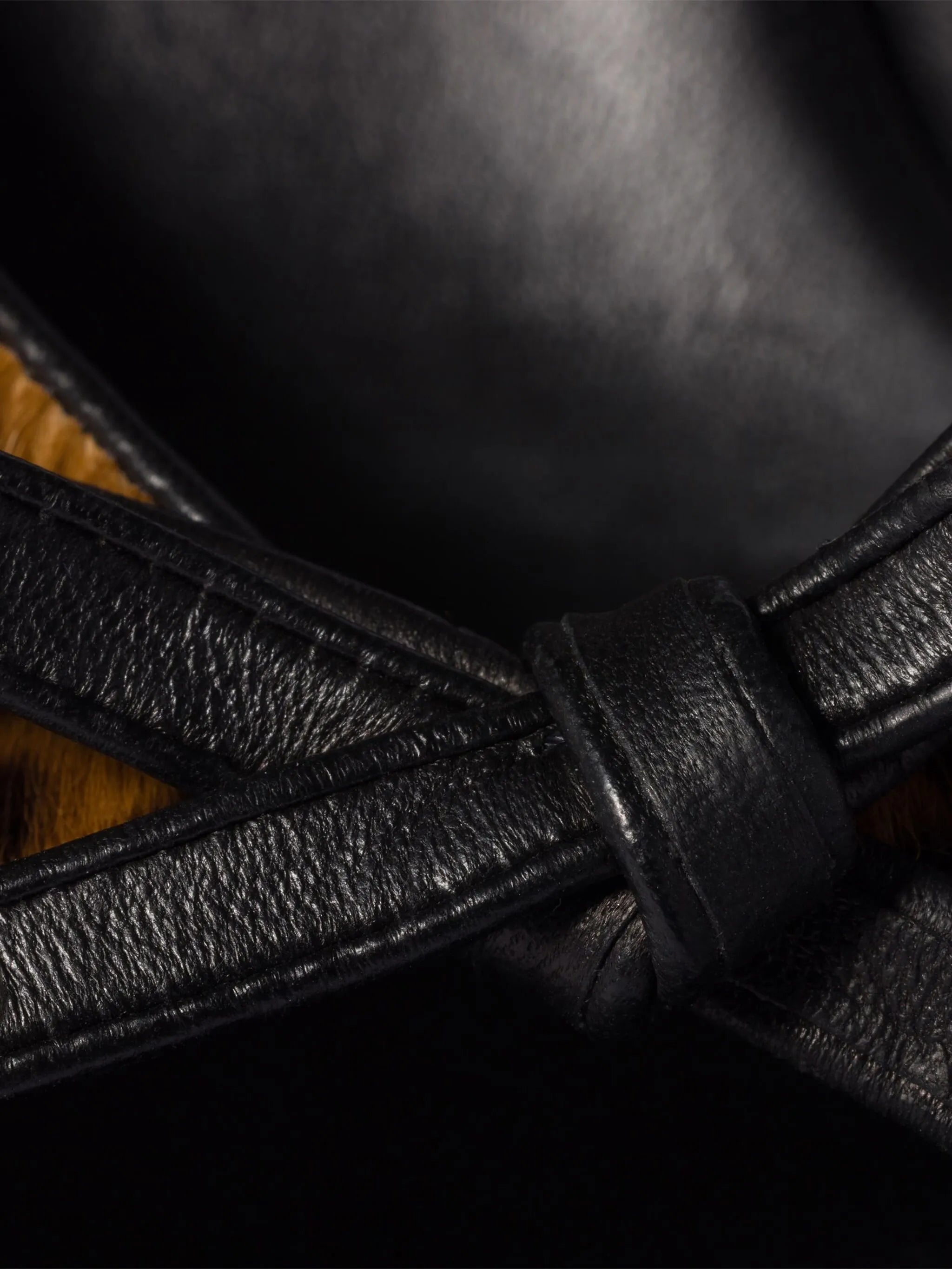 logo-bow leather sandals