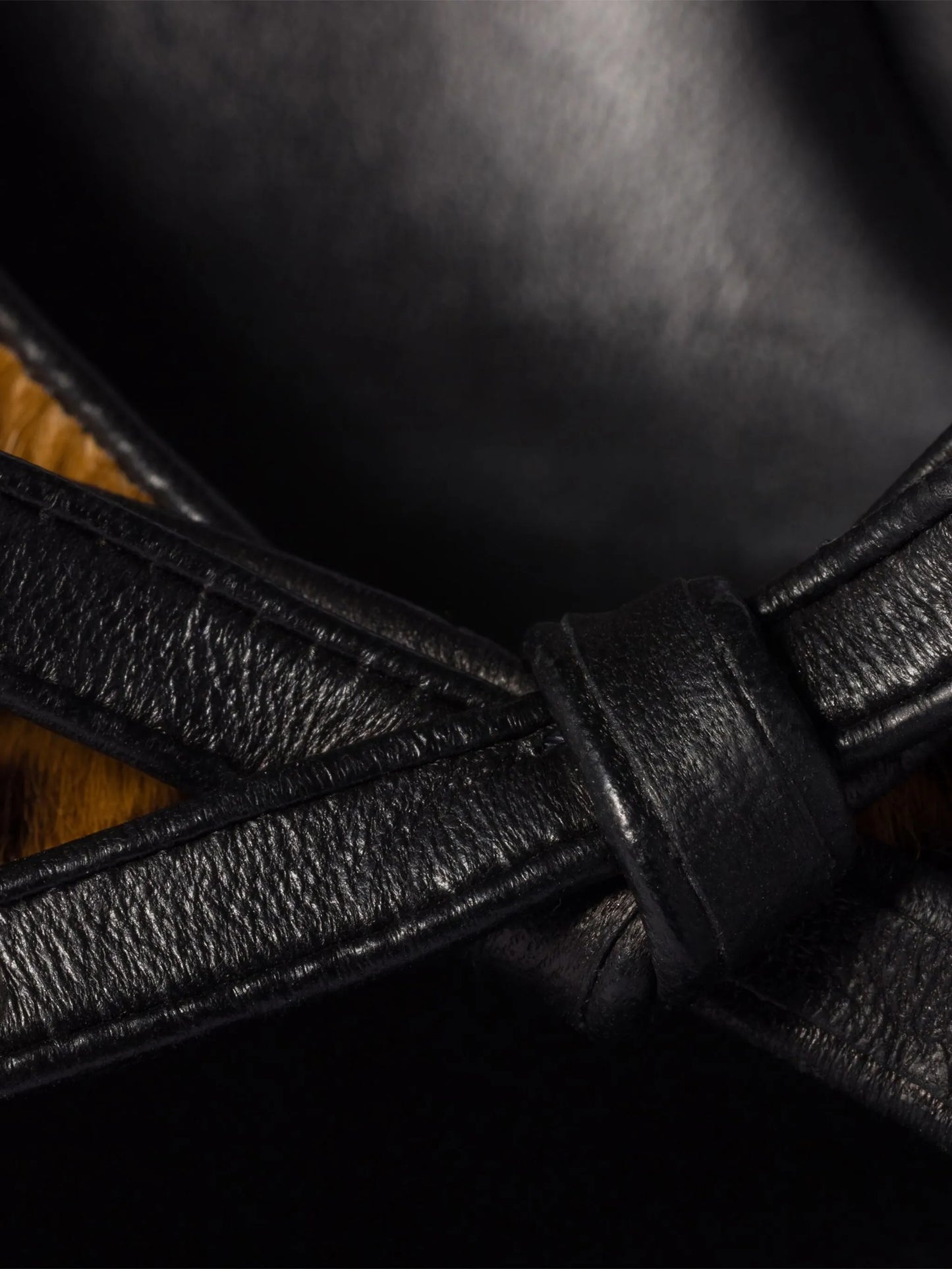 logo-bow leather sandals