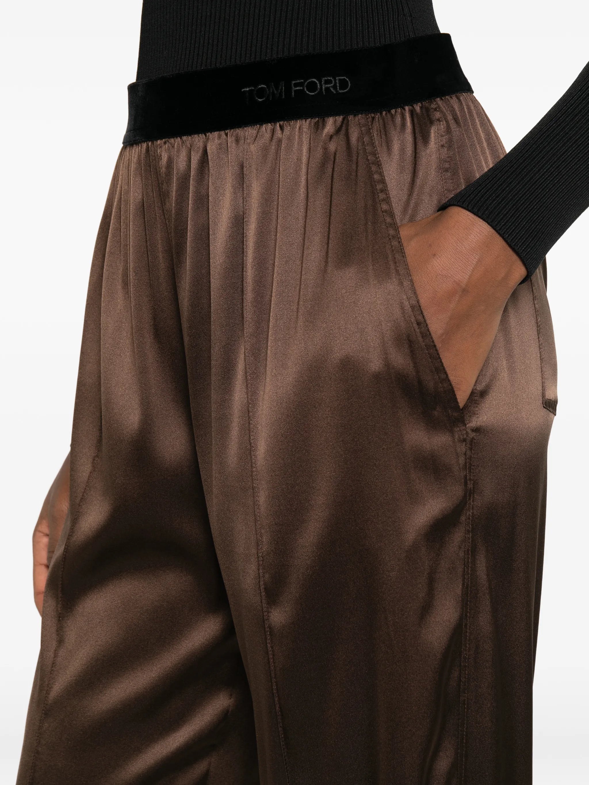 logo-embroidered trousers