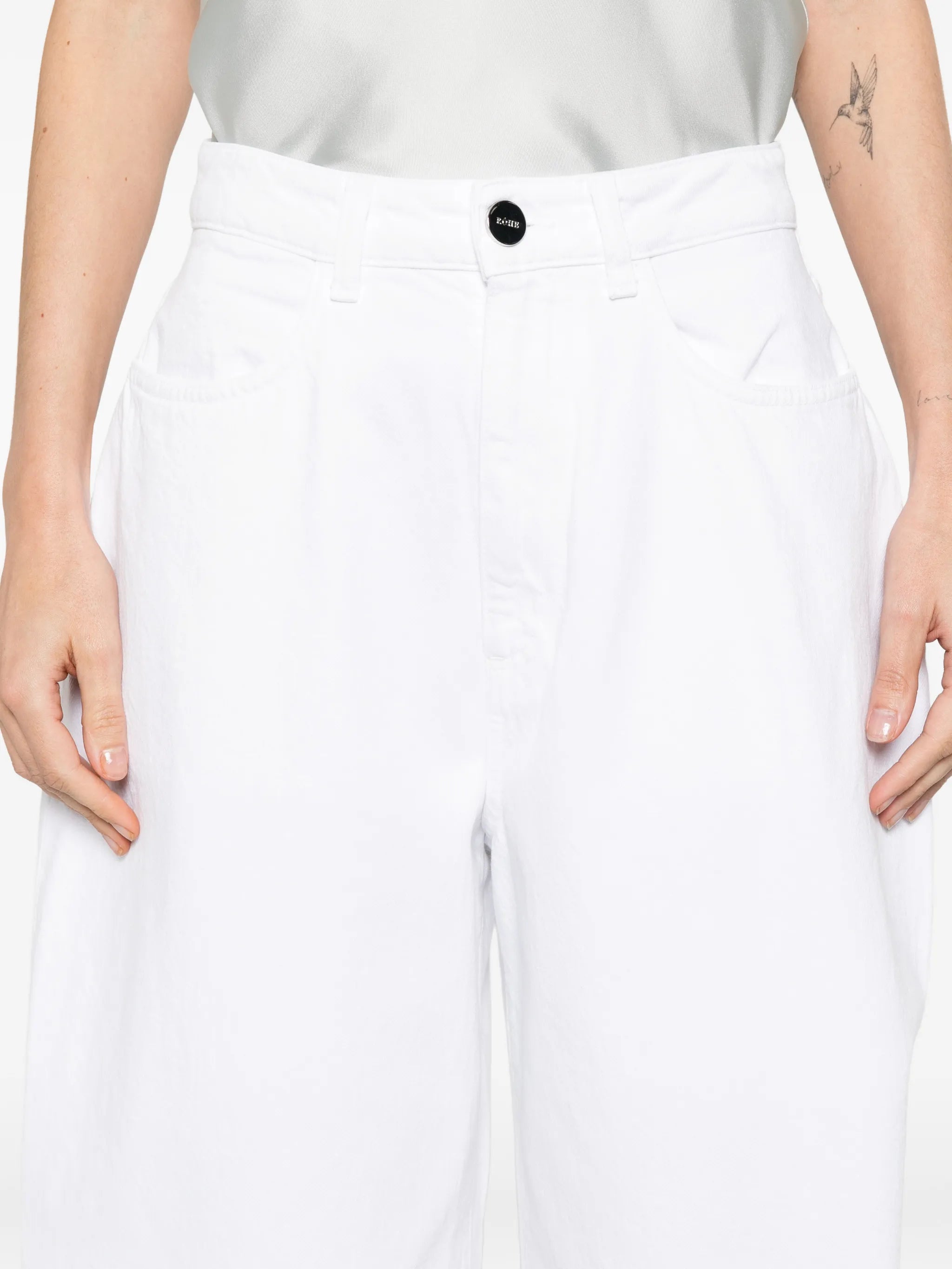 curved wide-leg jeans