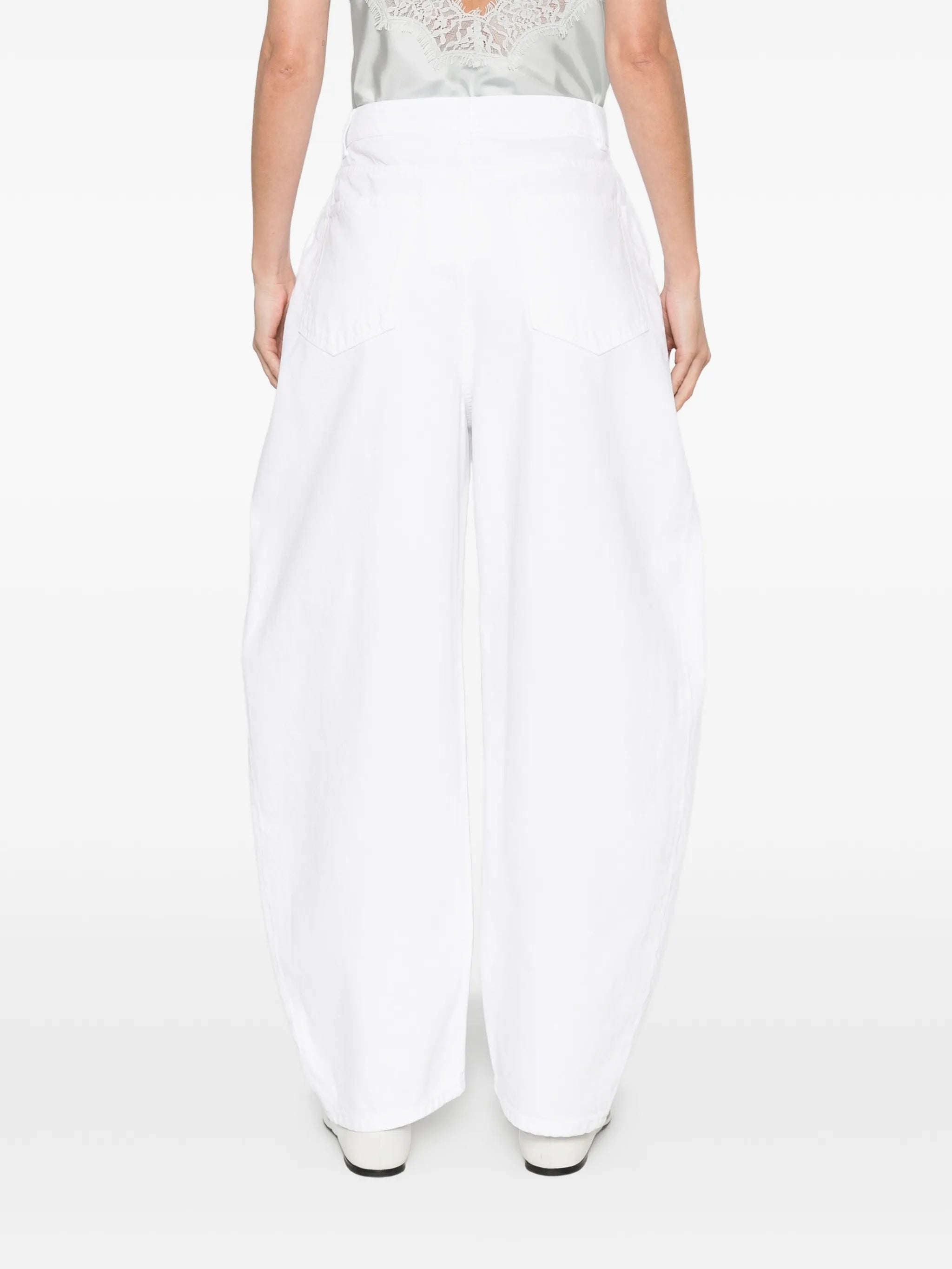 curved wide-leg jeans