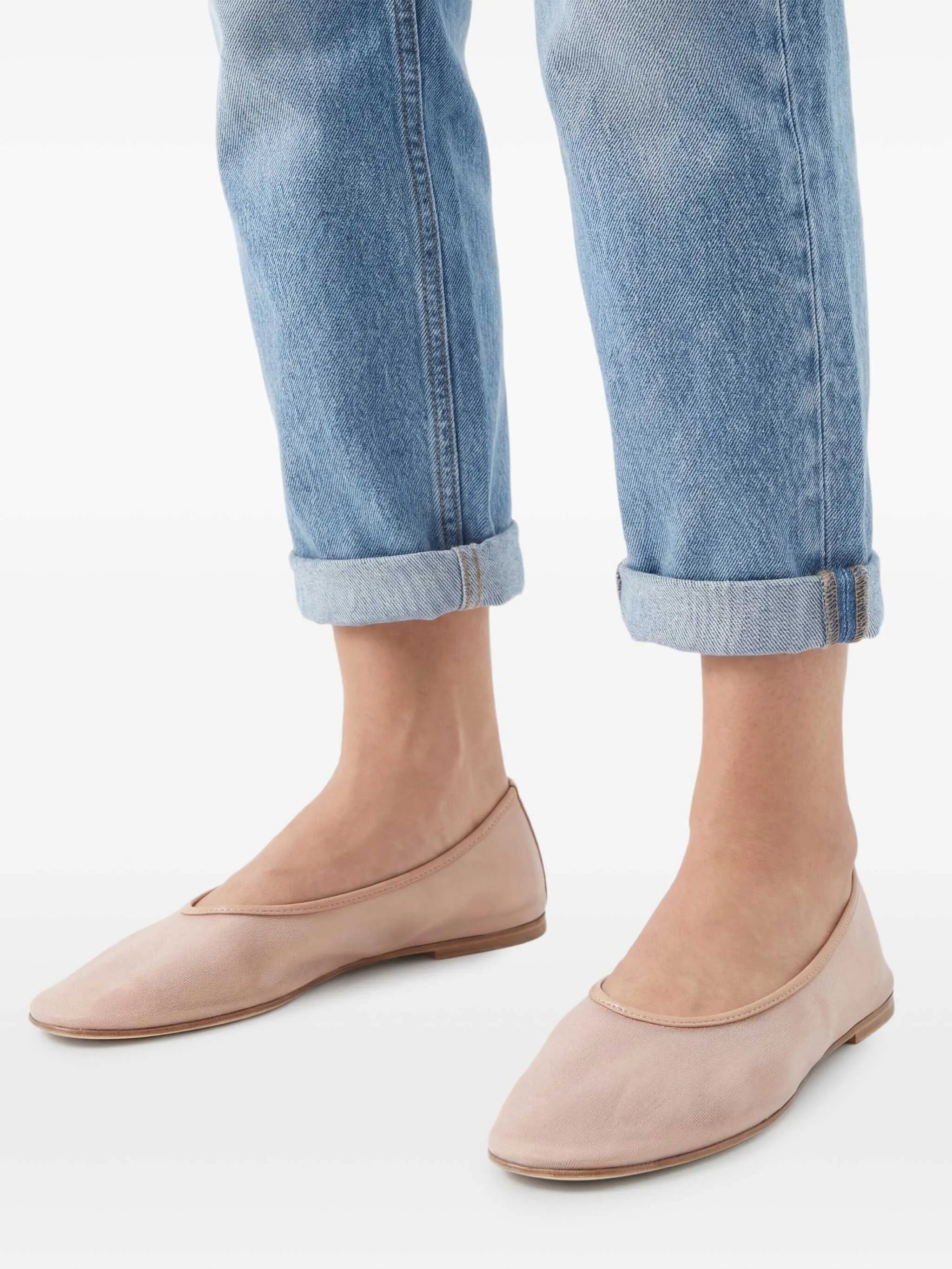 round-neck ballet flat