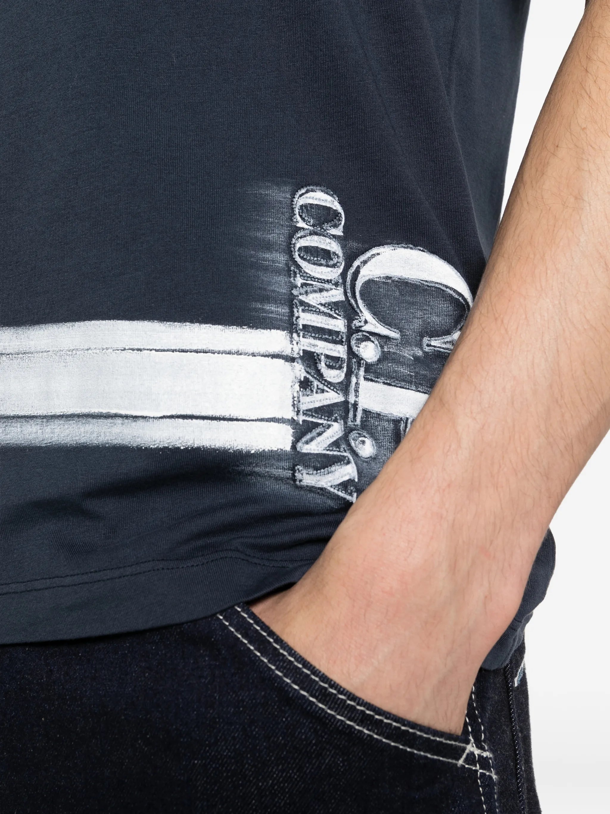short-sleeve graphic-print T-shirt
