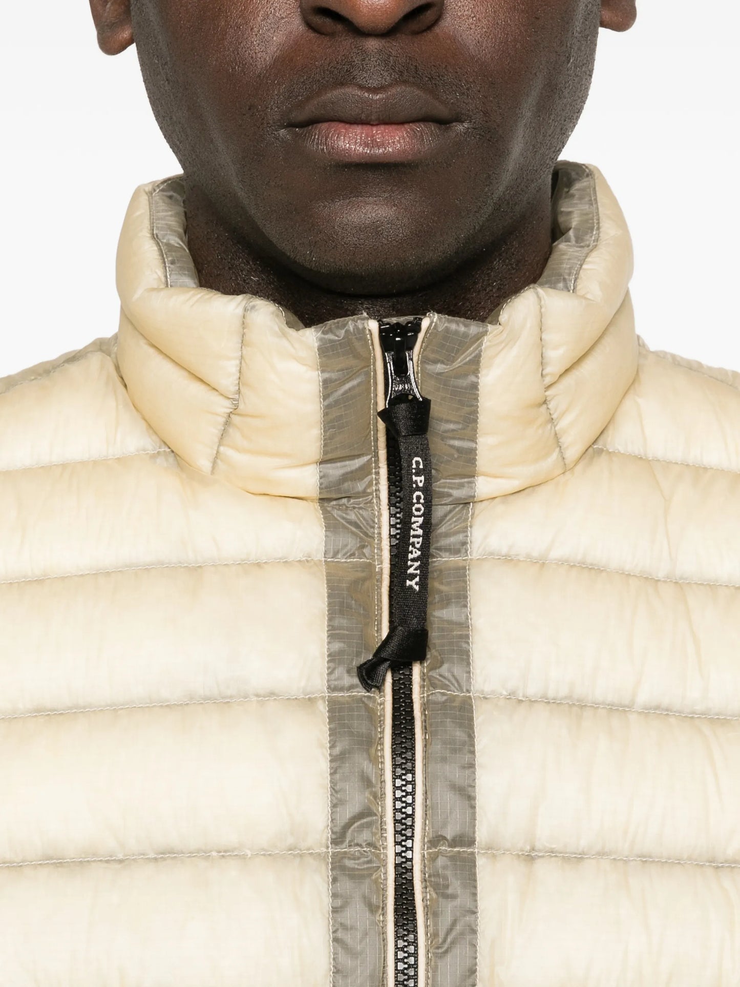 lens down gilet
