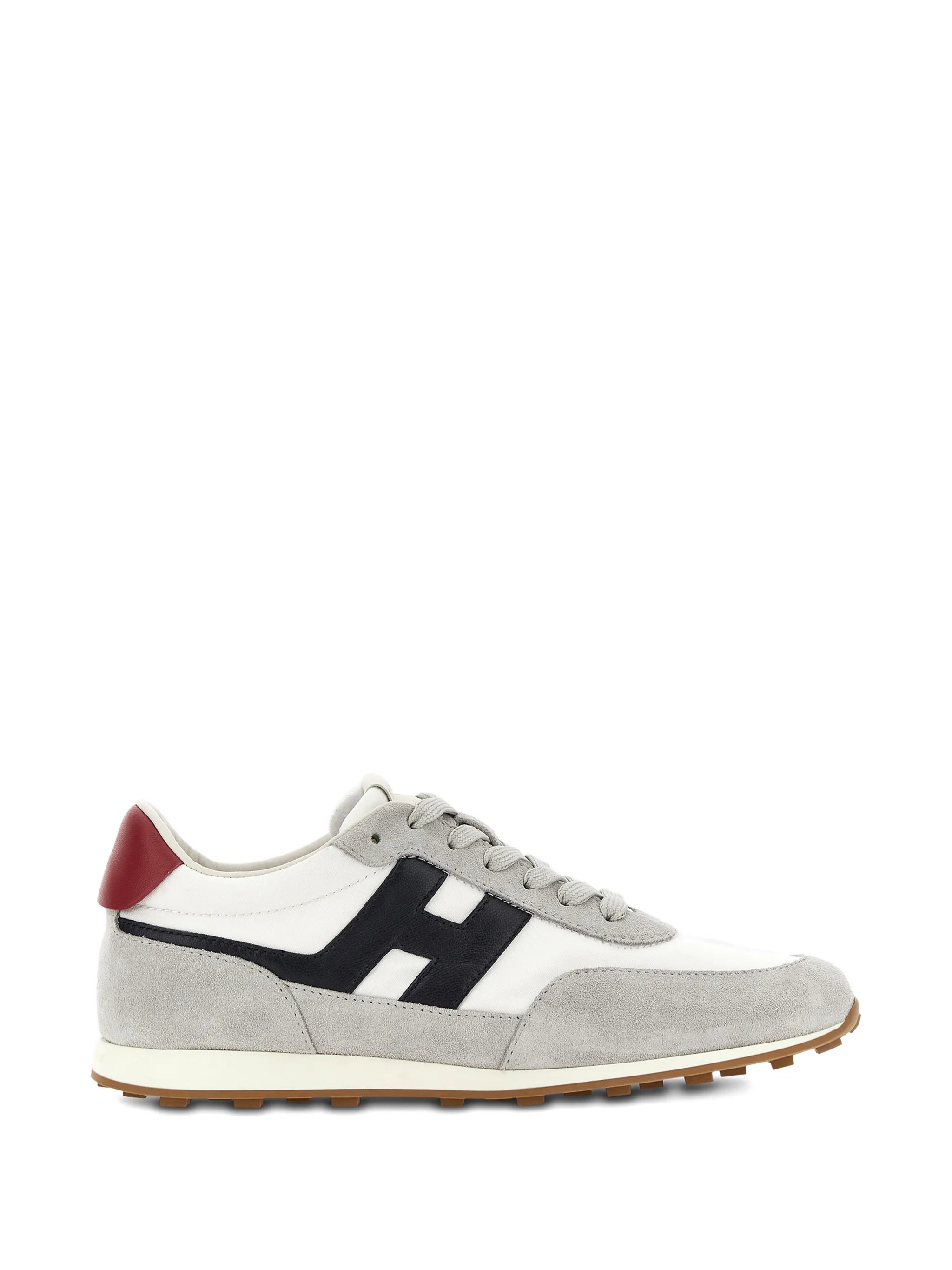 H699 sneakers