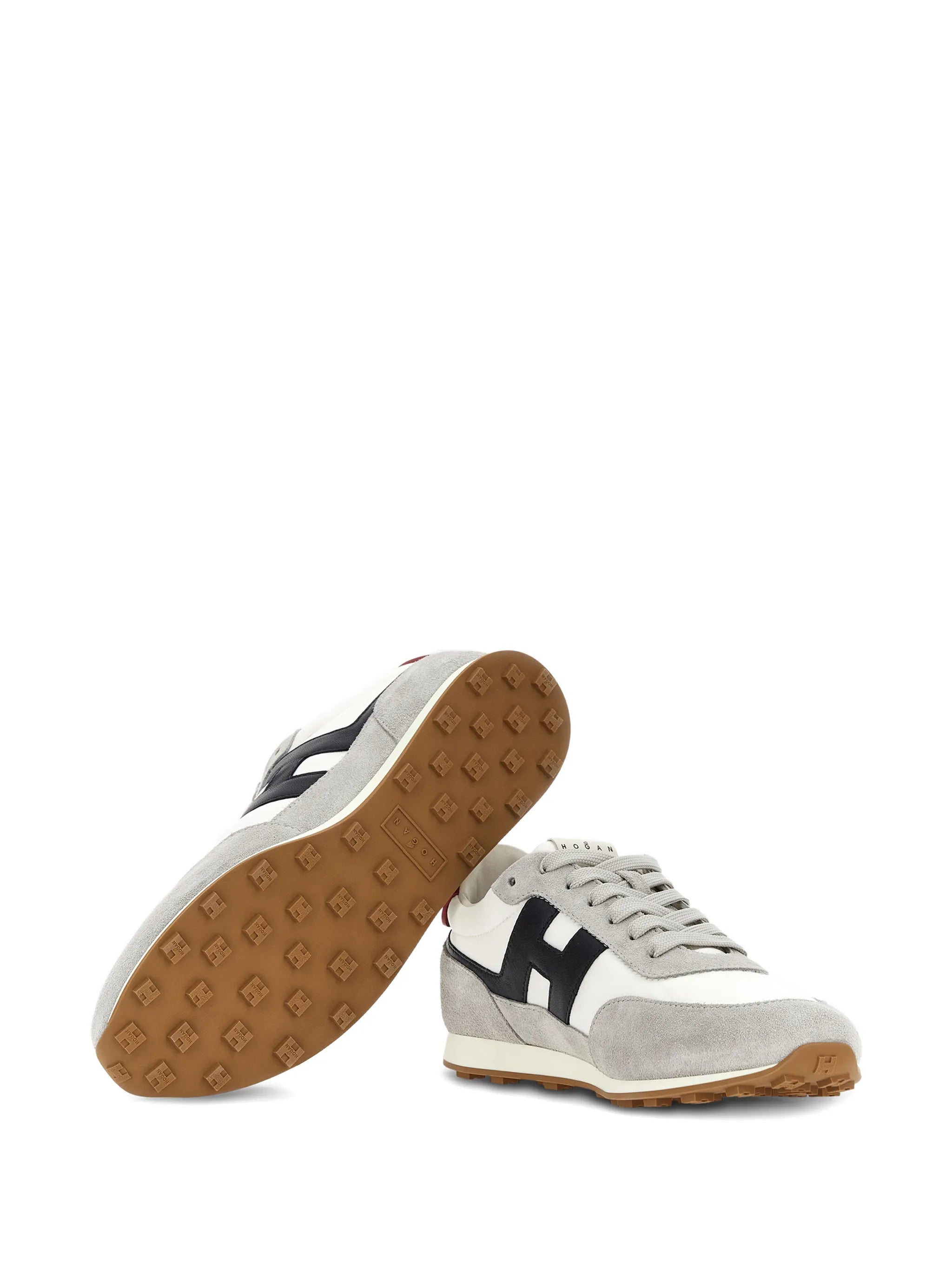H699 sneakers