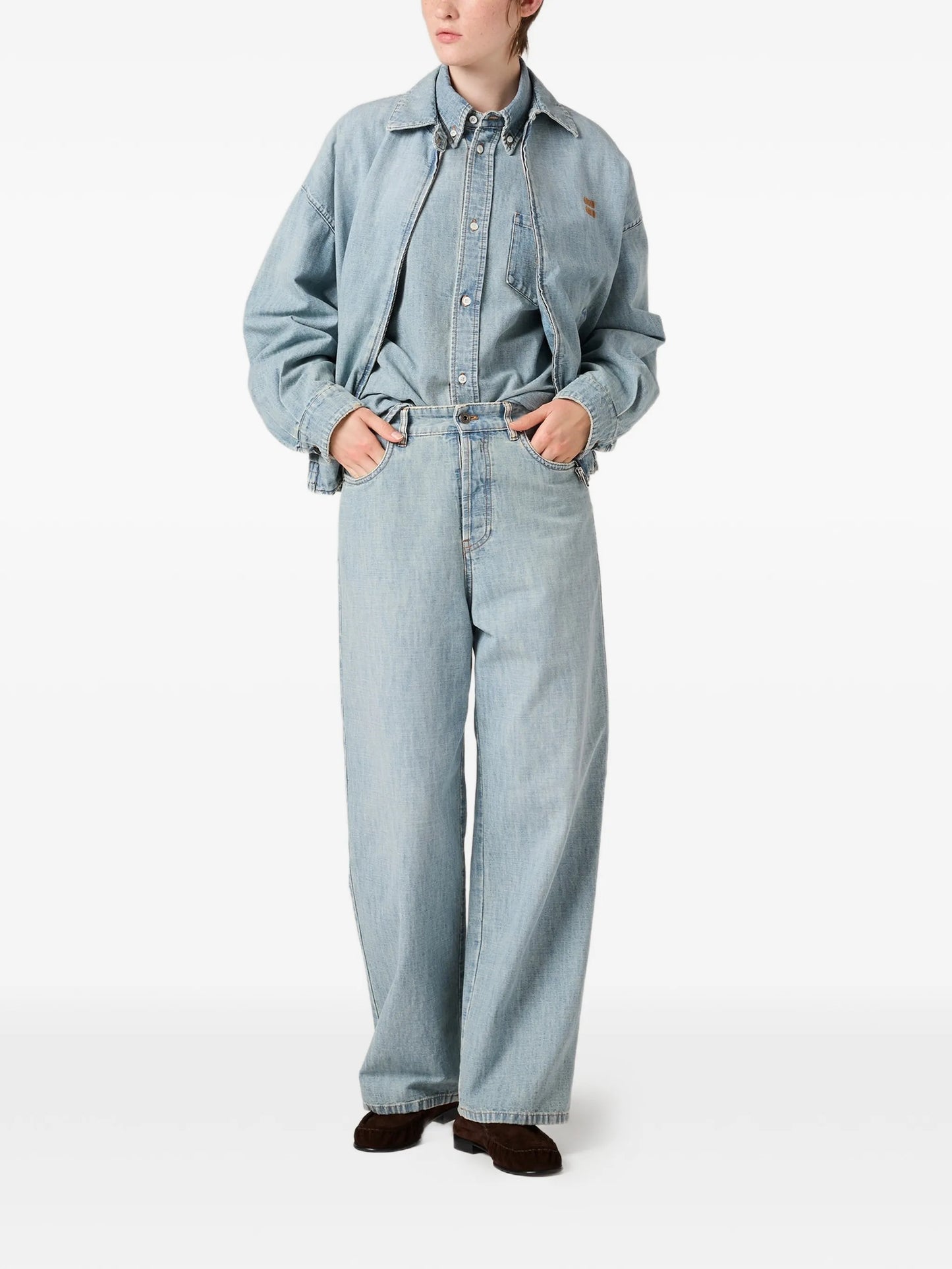 Chambray embroidered-logo jeans