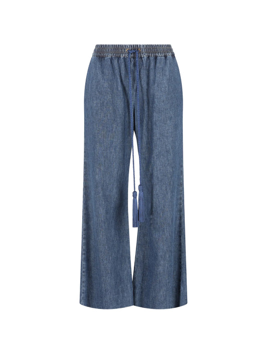 elastic-waist jeans