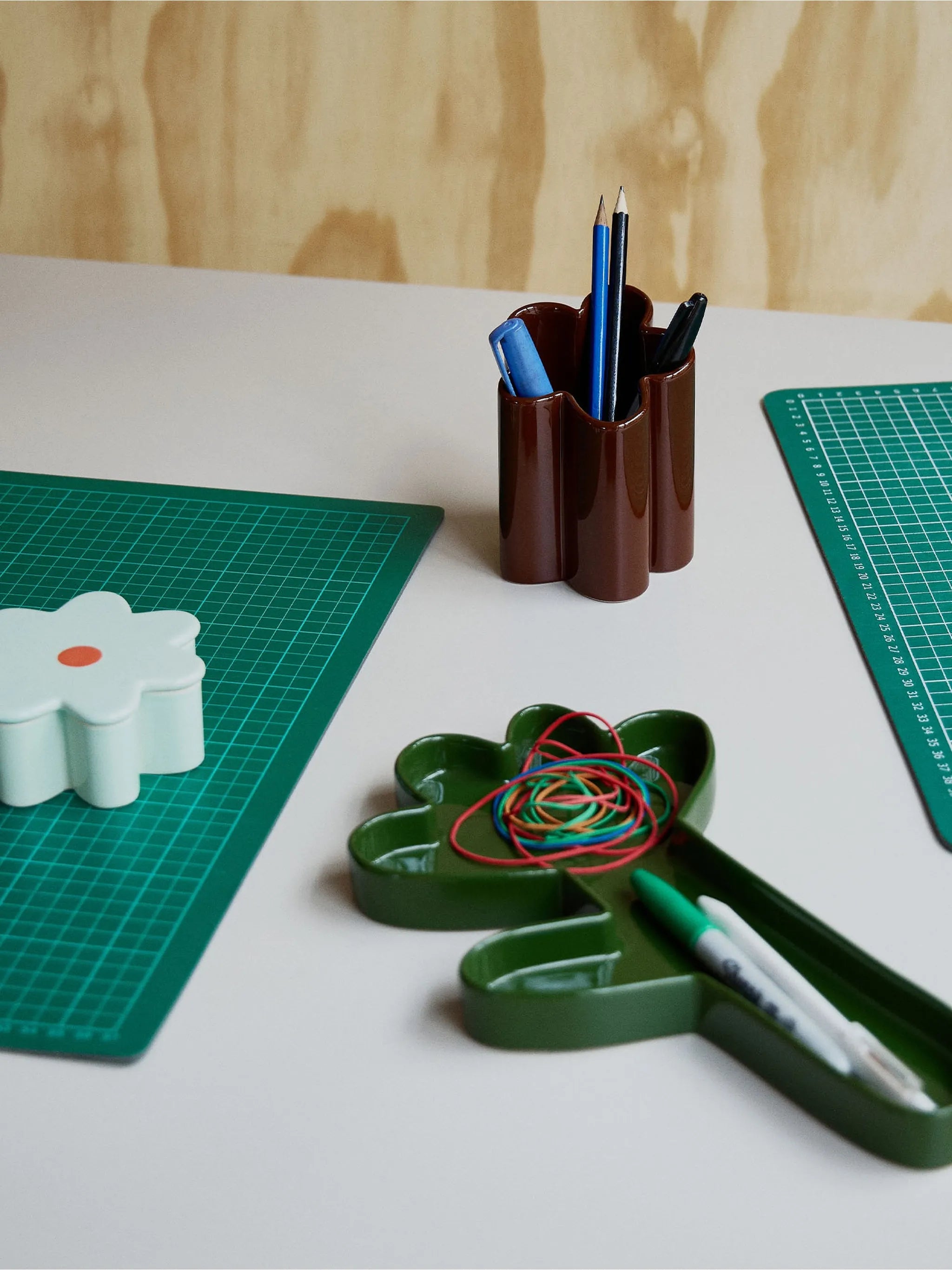 Oddments desk accessories (set of three)